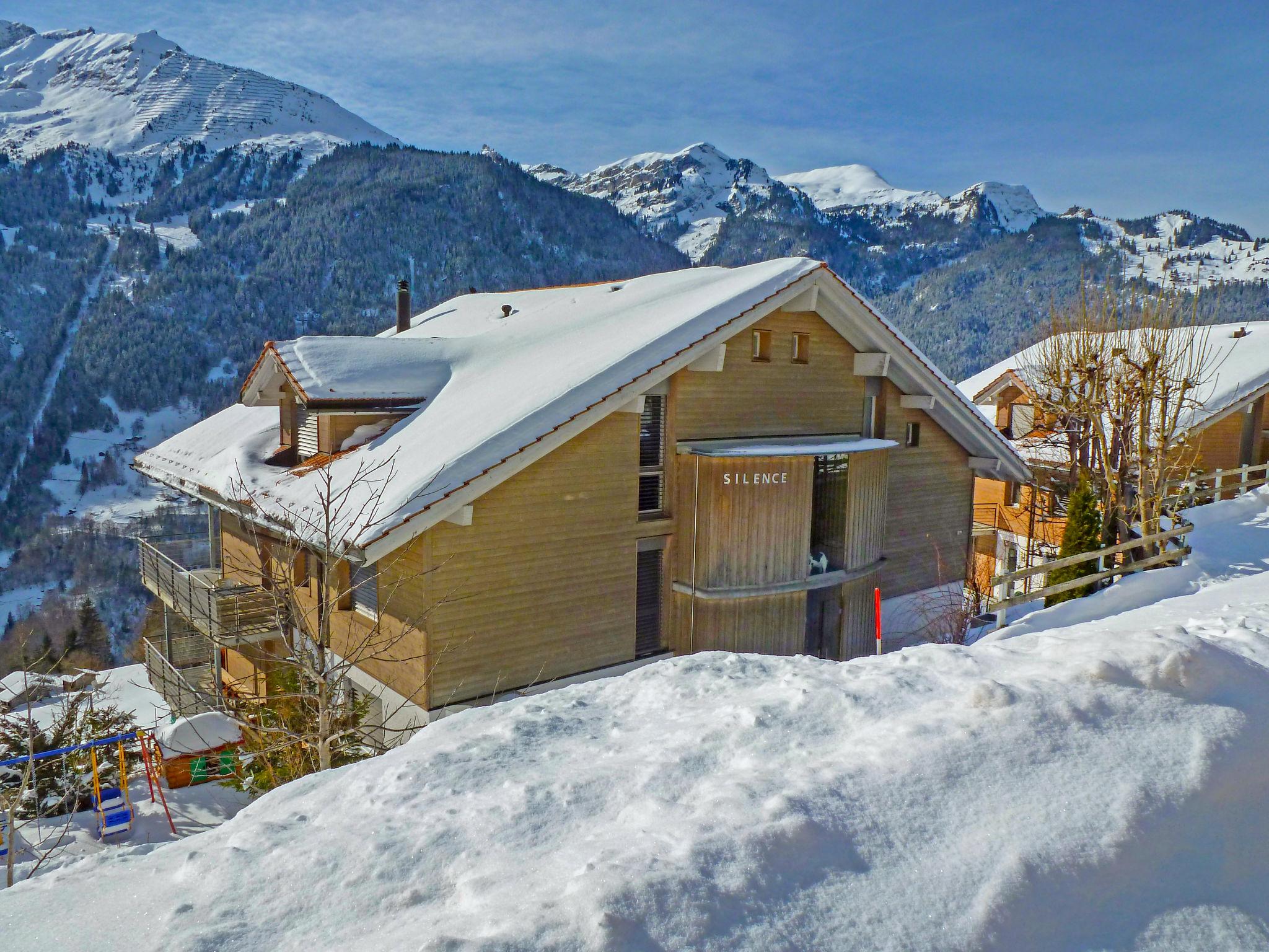 Foto 17 - Apartamento en Lauterbrunnen con jardín y vistas a la montaña