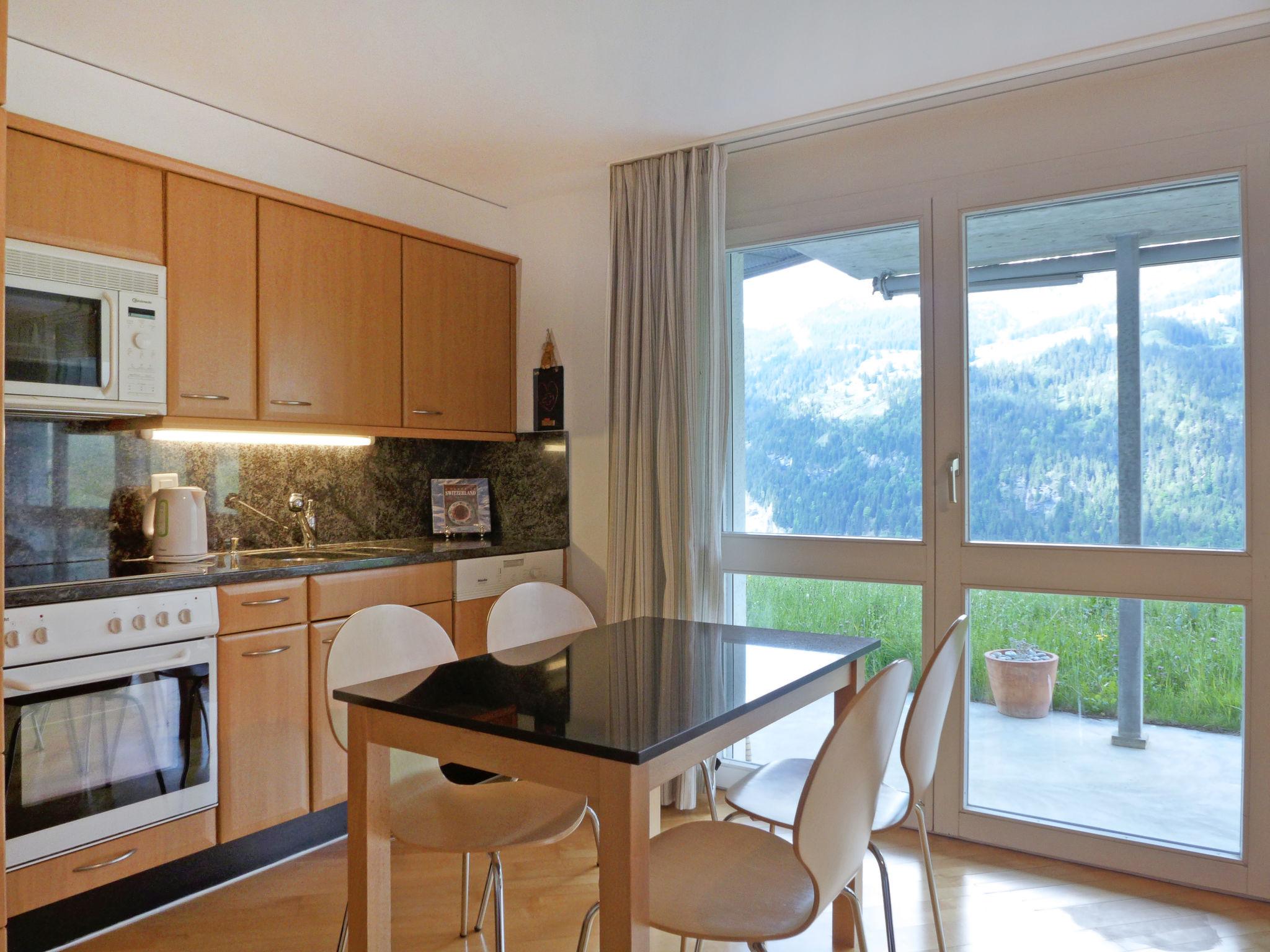 Photo 3 - Appartement en Lauterbrunnen avec jardin et vues sur la montagne
