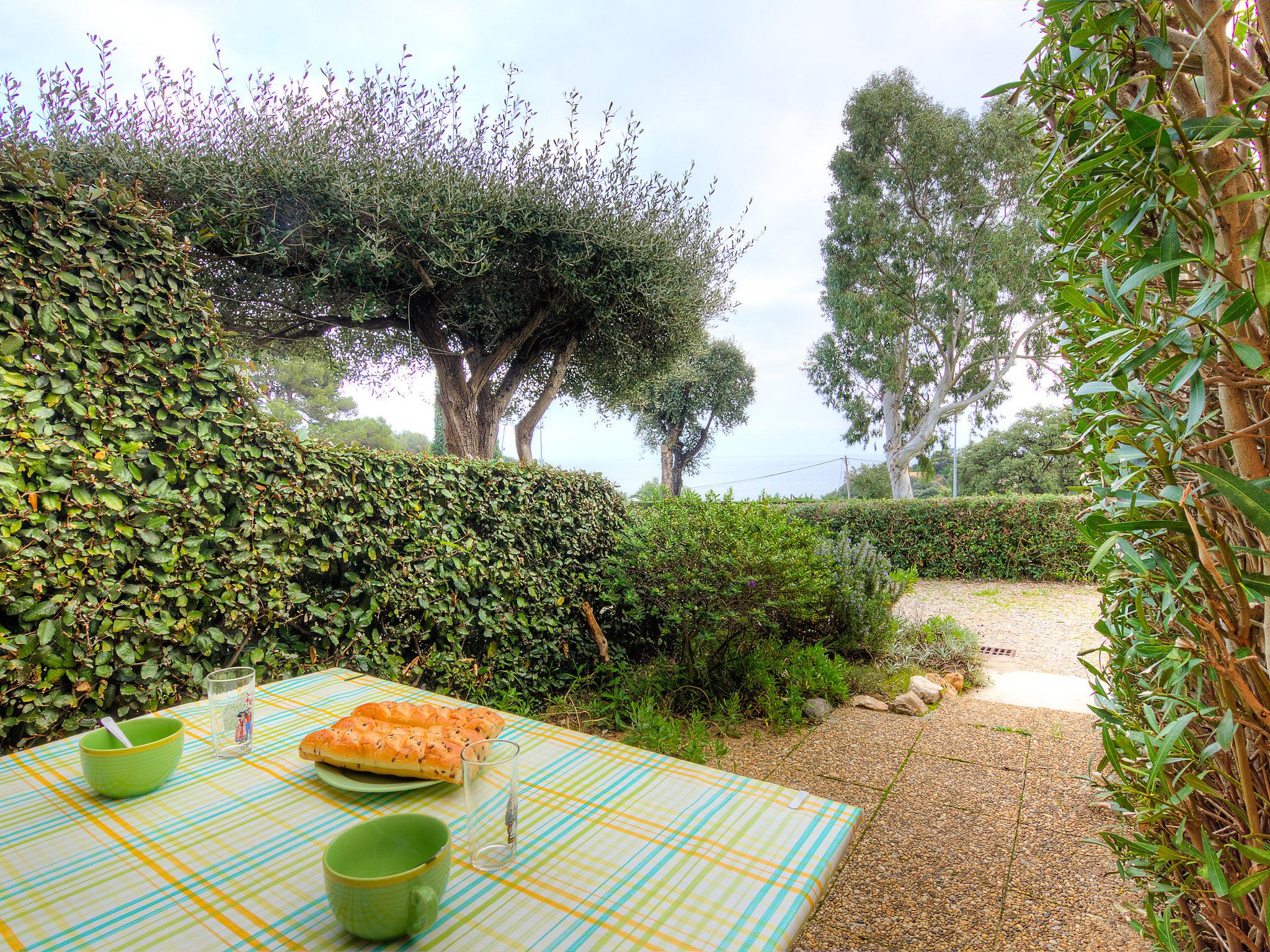 Photo 16 - Apartment in Cavalaire-sur-Mer with terrace and sea view