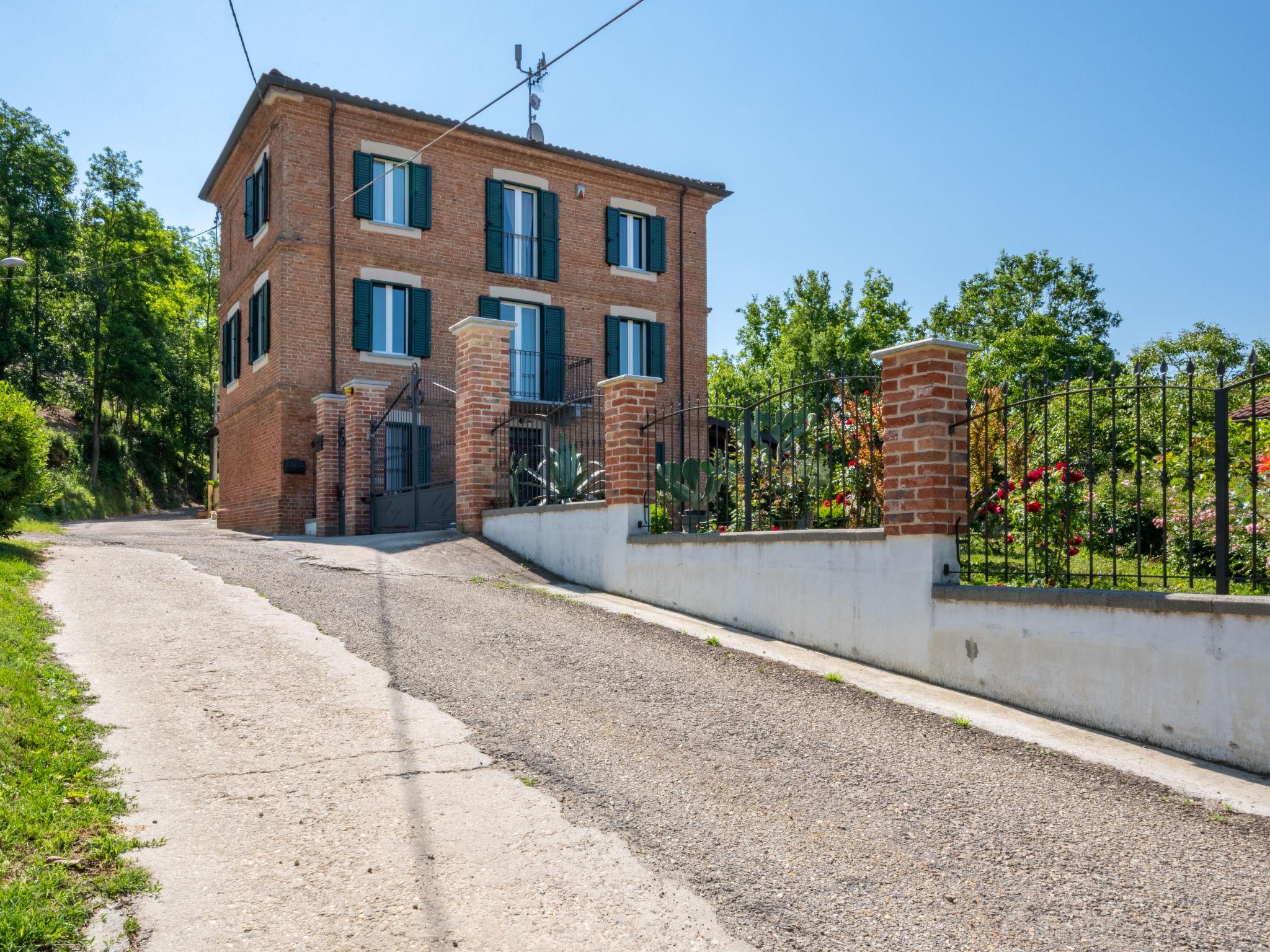 Photo 34 - Maison de 3 chambres à Asti avec piscine privée et jardin