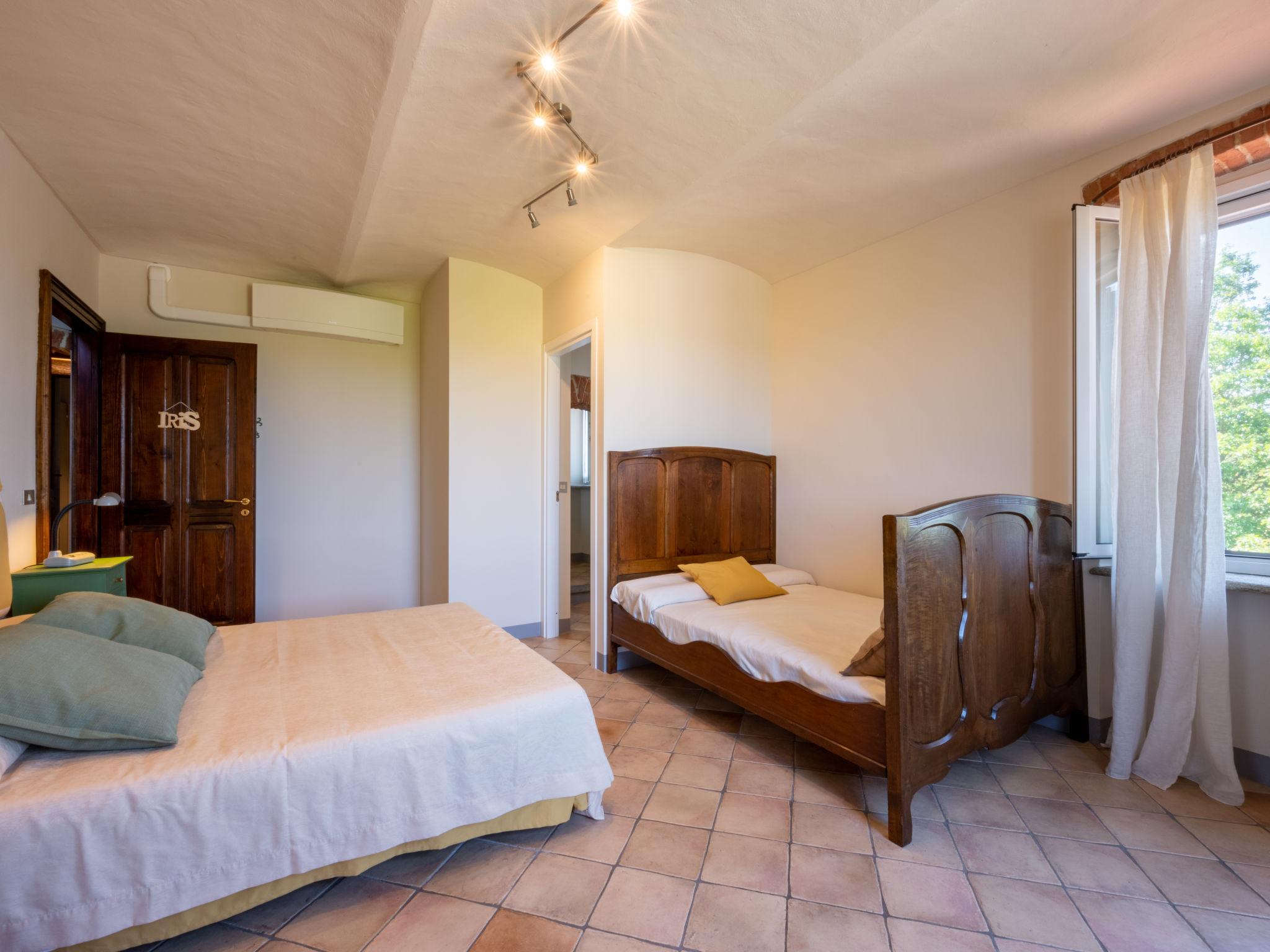 Foto 14 - Haus mit 3 Schlafzimmern in Asti mit privater pool und garten