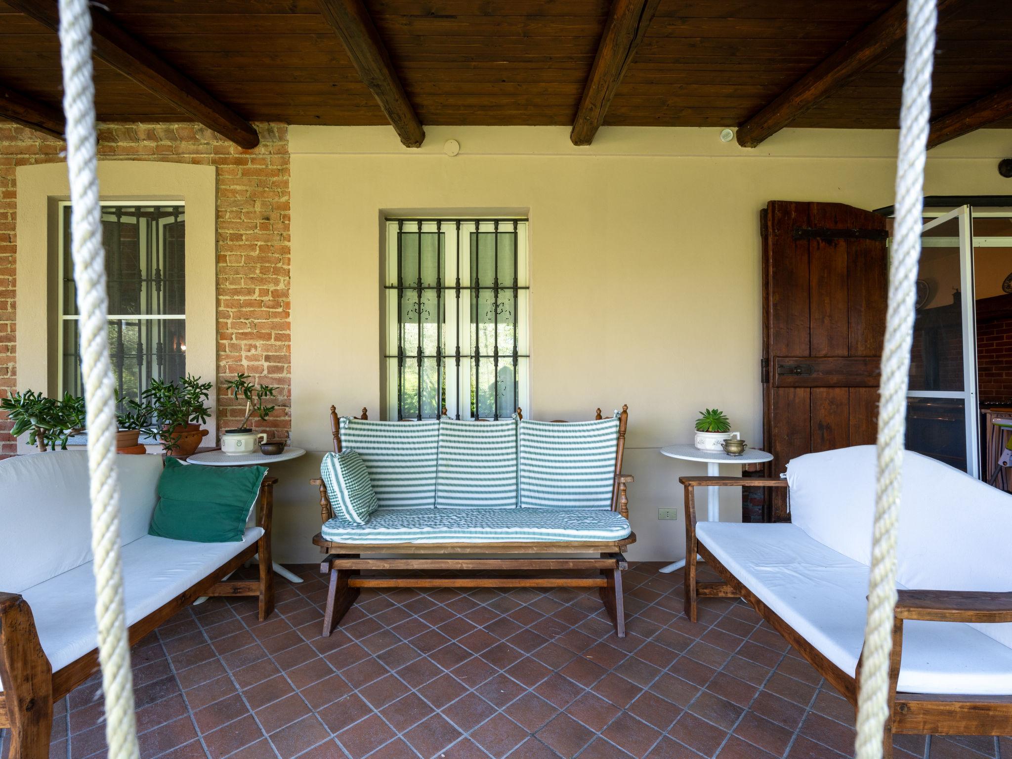 Foto 28 - Casa de 3 habitaciones en Asti con piscina privada y jardín