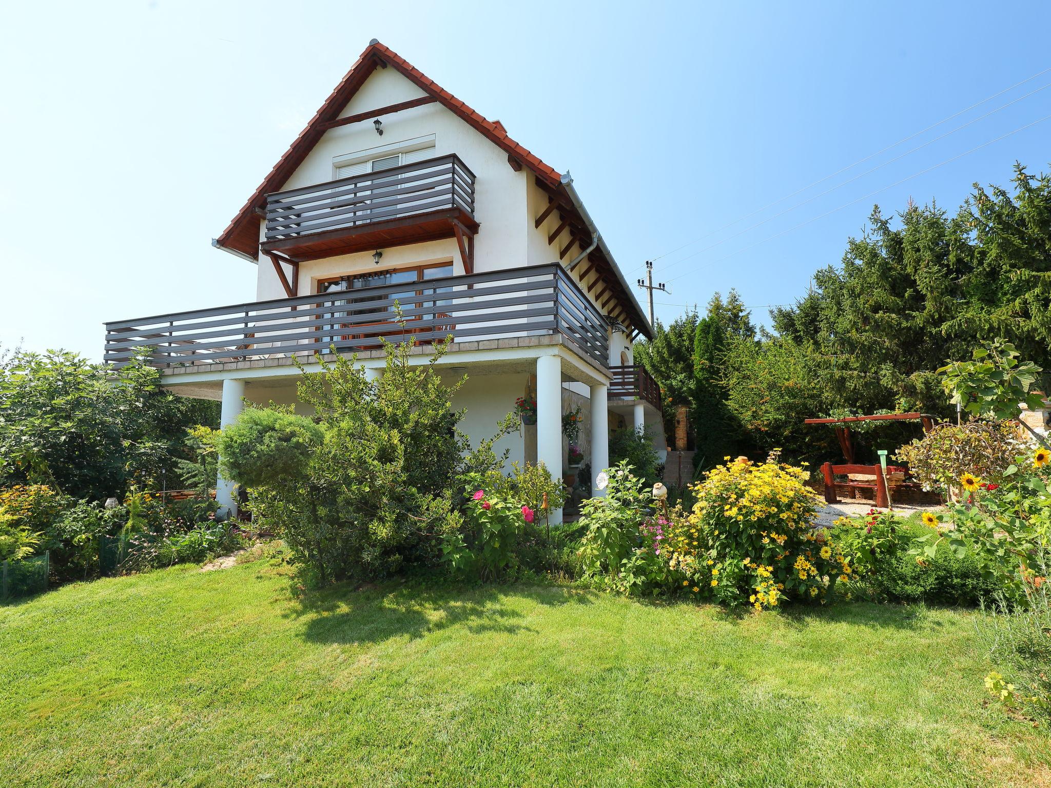 Photo 23 - Appartement de 3 chambres à Felsőörs avec jardin et vues sur la montagne