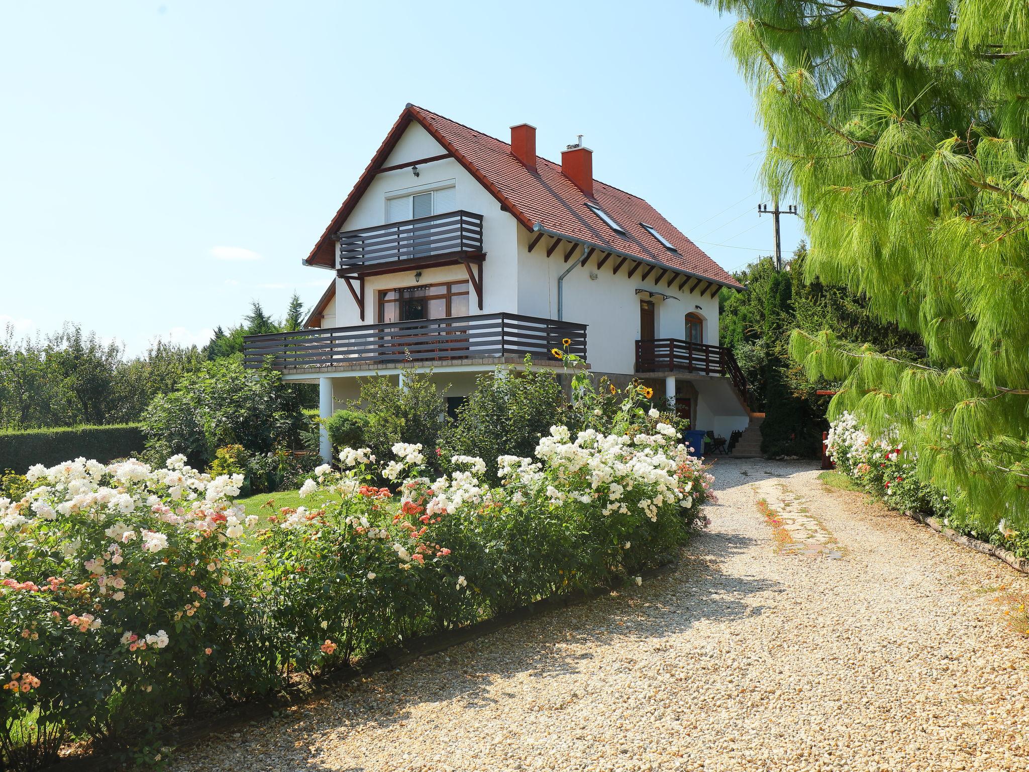 Foto 24 - Apartamento de 3 quartos em Felsőörs com jardim e vista para a montanha