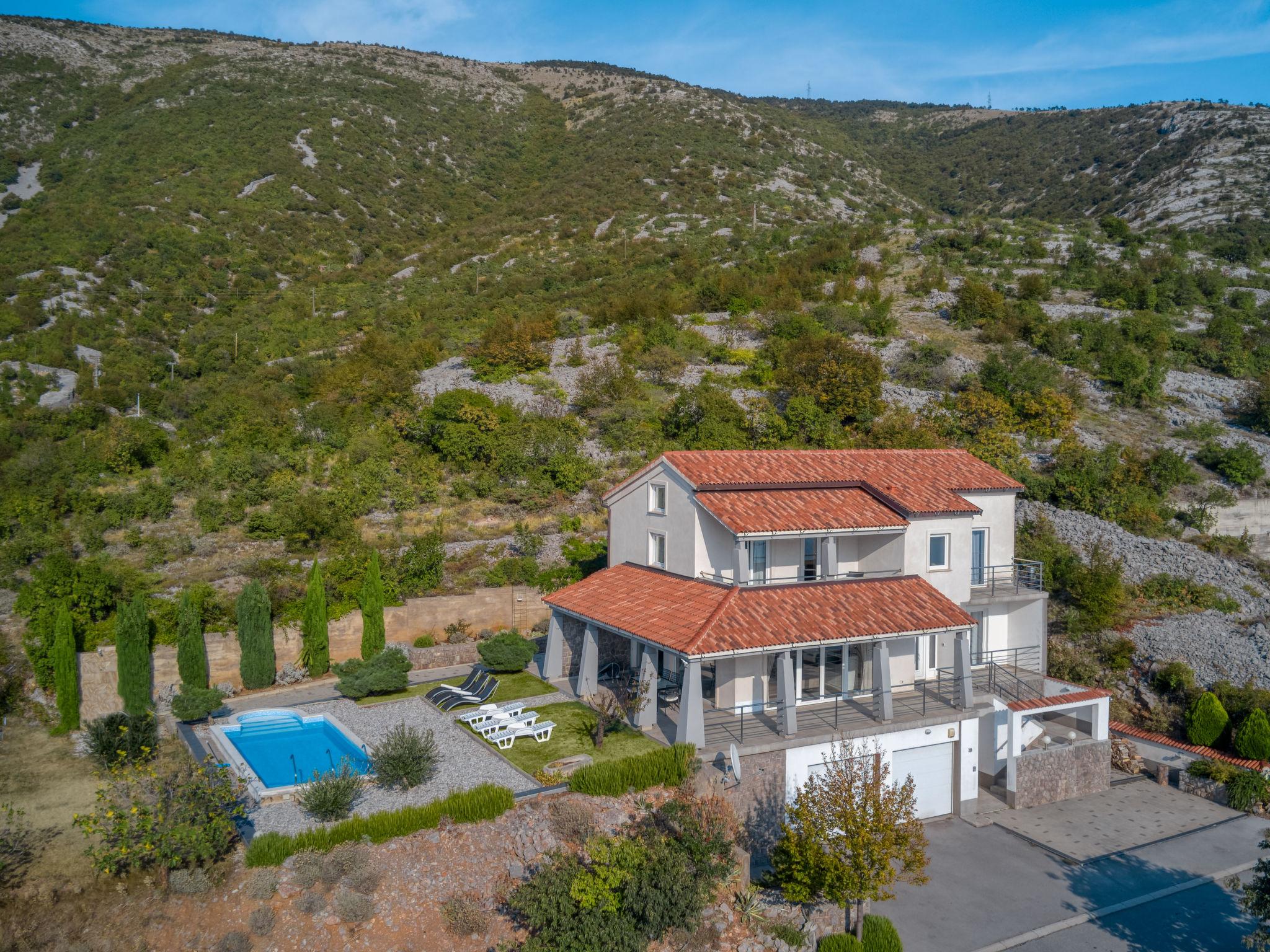 Photo 4 - Maison de 3 chambres à Senj avec piscine privée et vues à la mer