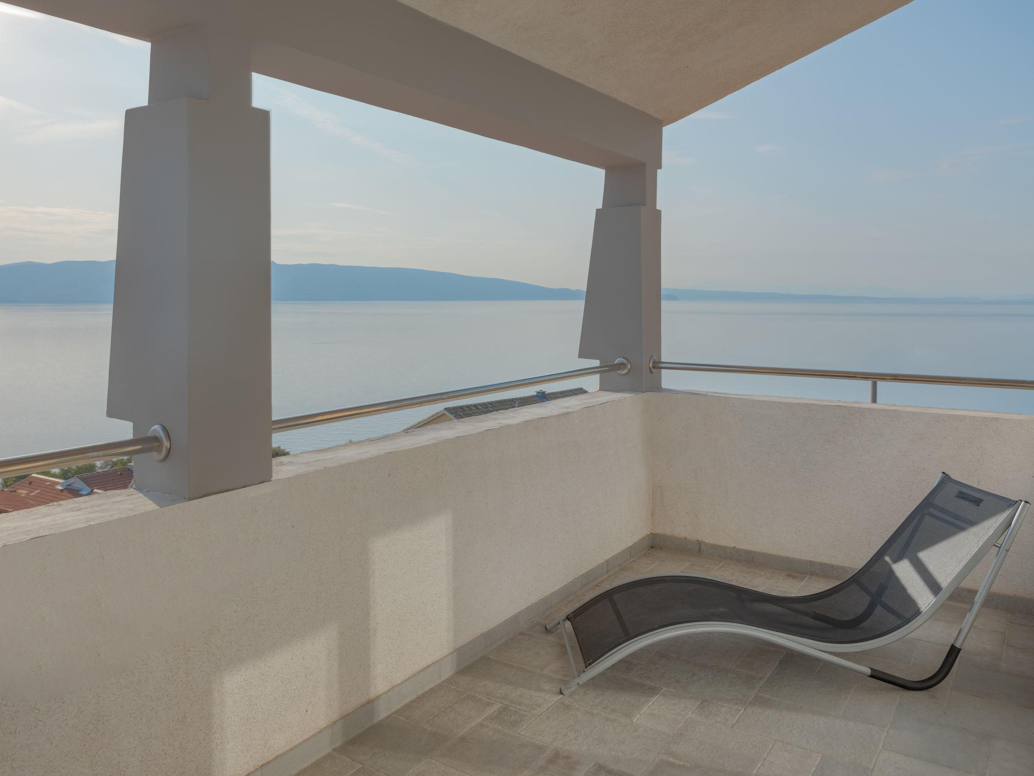 Photo 15 - Maison de 3 chambres à Senj avec piscine privée et vues à la mer