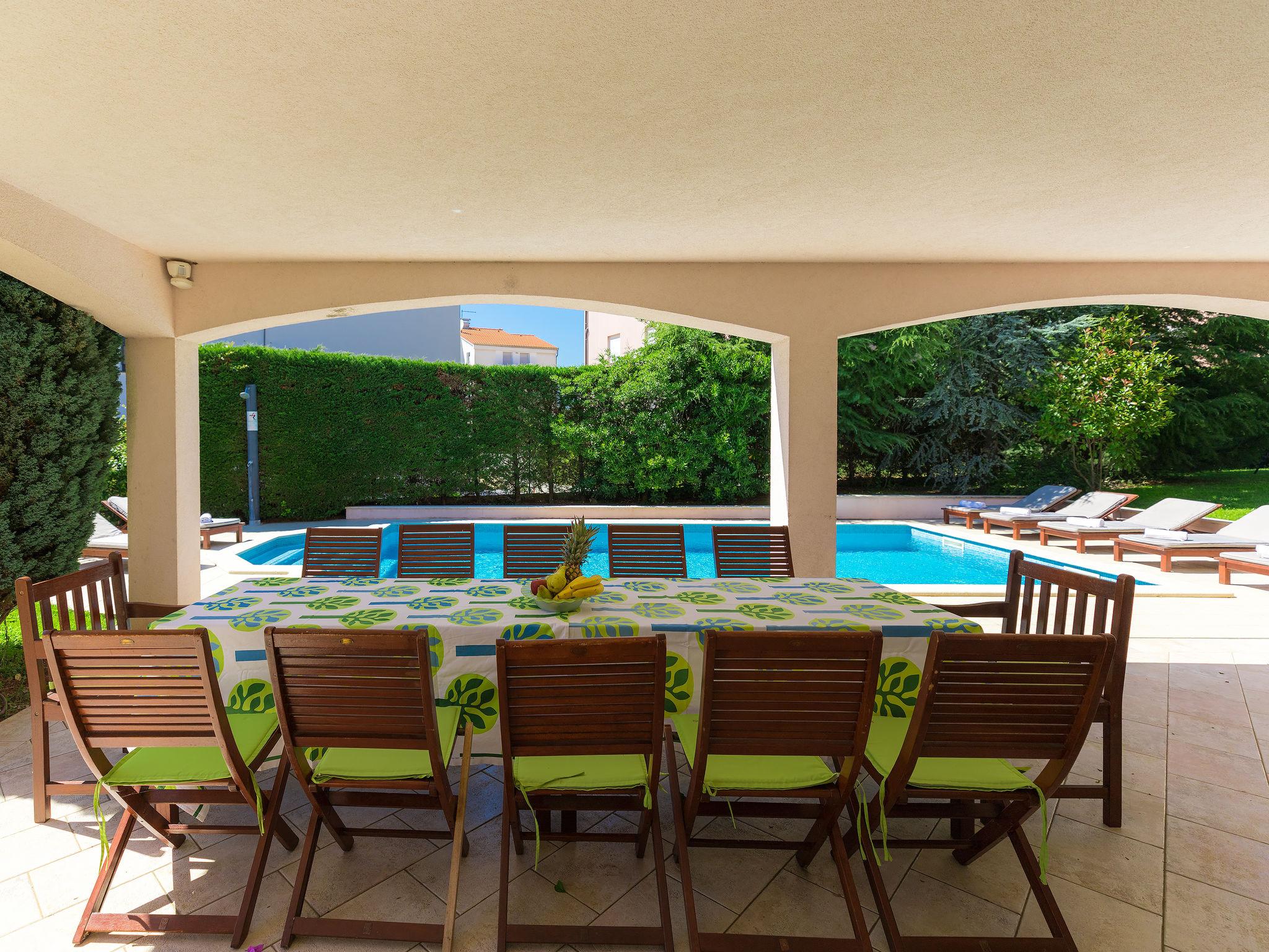 Photo 4 - Maison de 8 chambres à Pula avec piscine privée et jardin