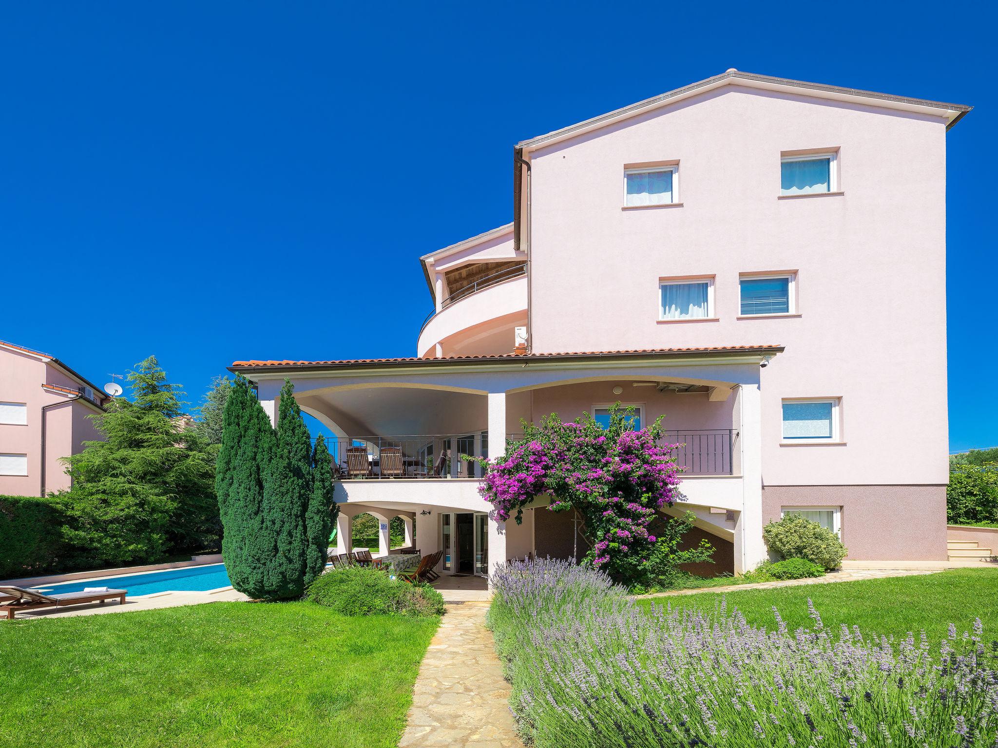 Photo 64 - Maison de 8 chambres à Pula avec piscine privée et jardin