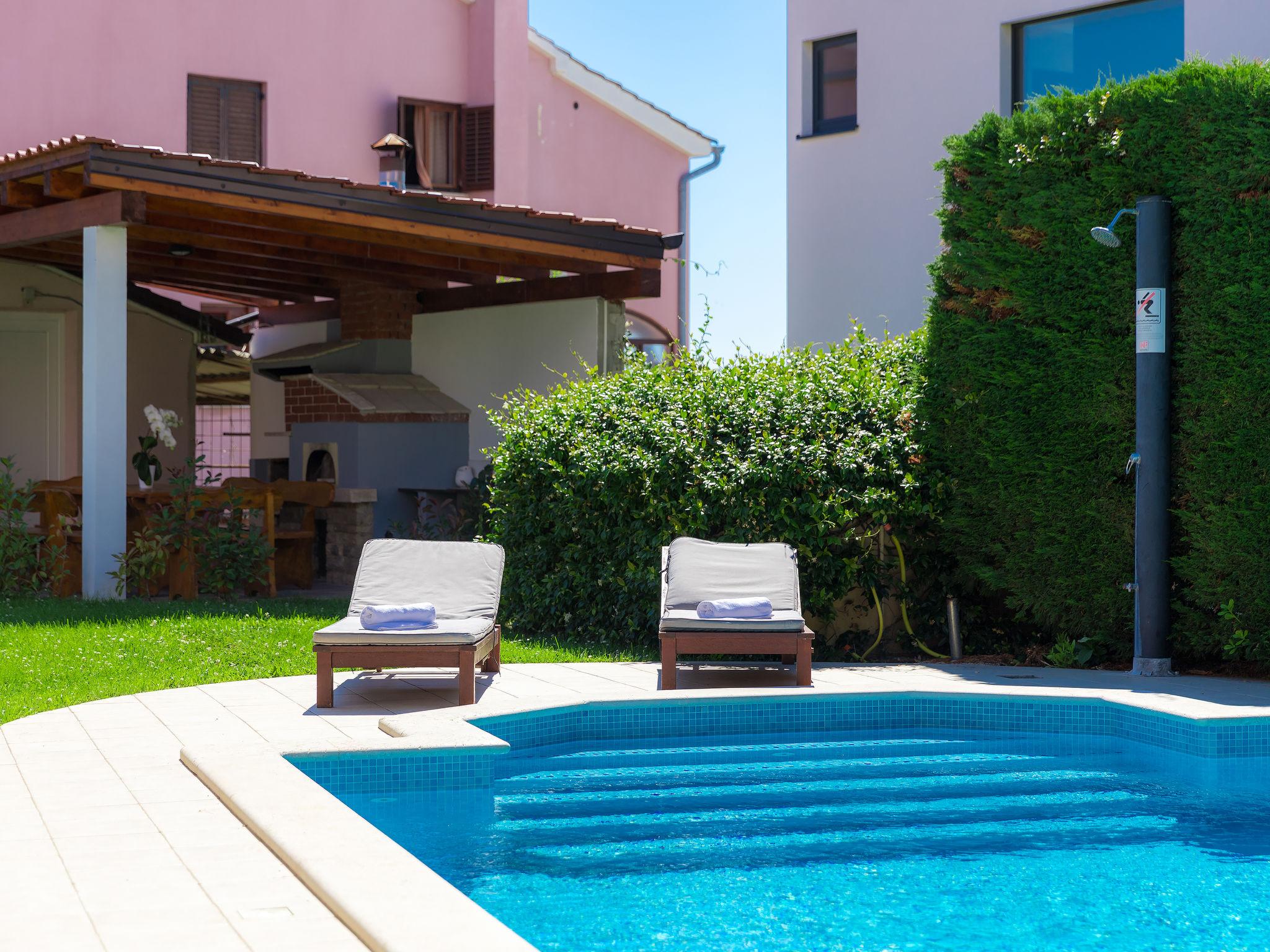 Photo 61 - 8 bedroom House in Pula with private pool and garden