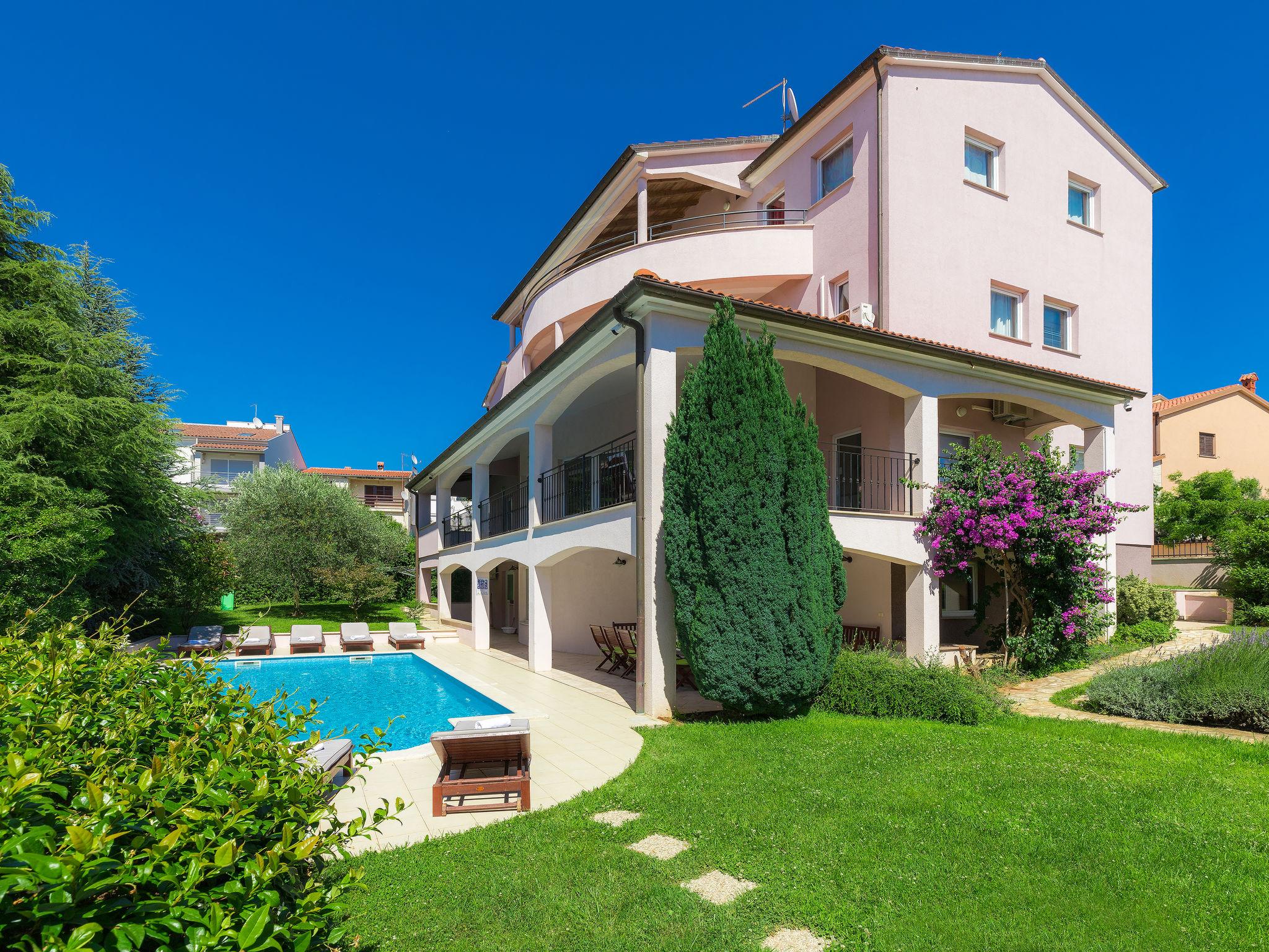 Photo 29 - Maison de 8 chambres à Pula avec piscine privée et jardin