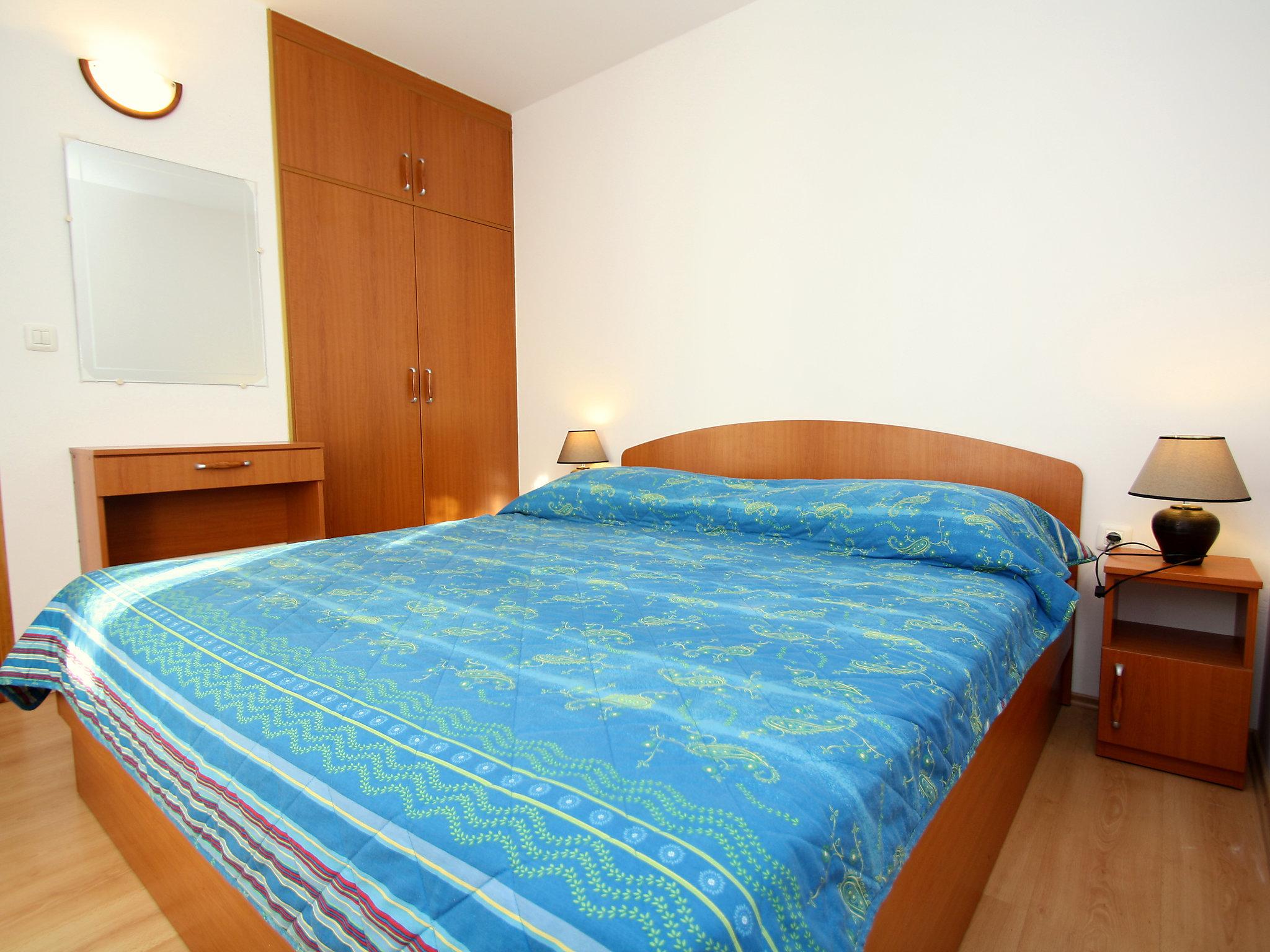 Foto 10 - Casa con 3 camere da letto a Šolta con terrazza e vista mare