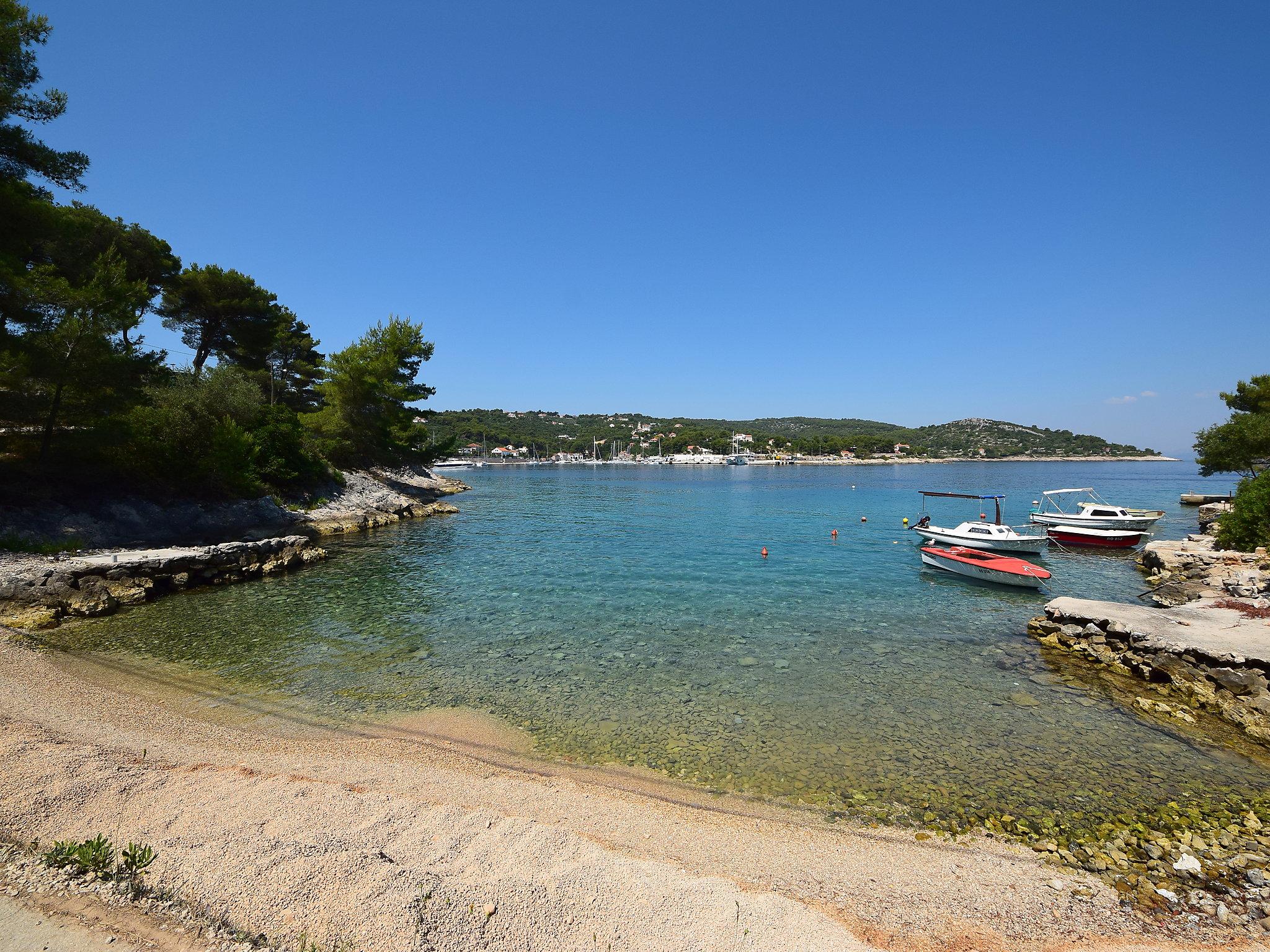 Foto 5 - Haus mit 3 Schlafzimmern in Šolta mit terrasse und blick aufs meer