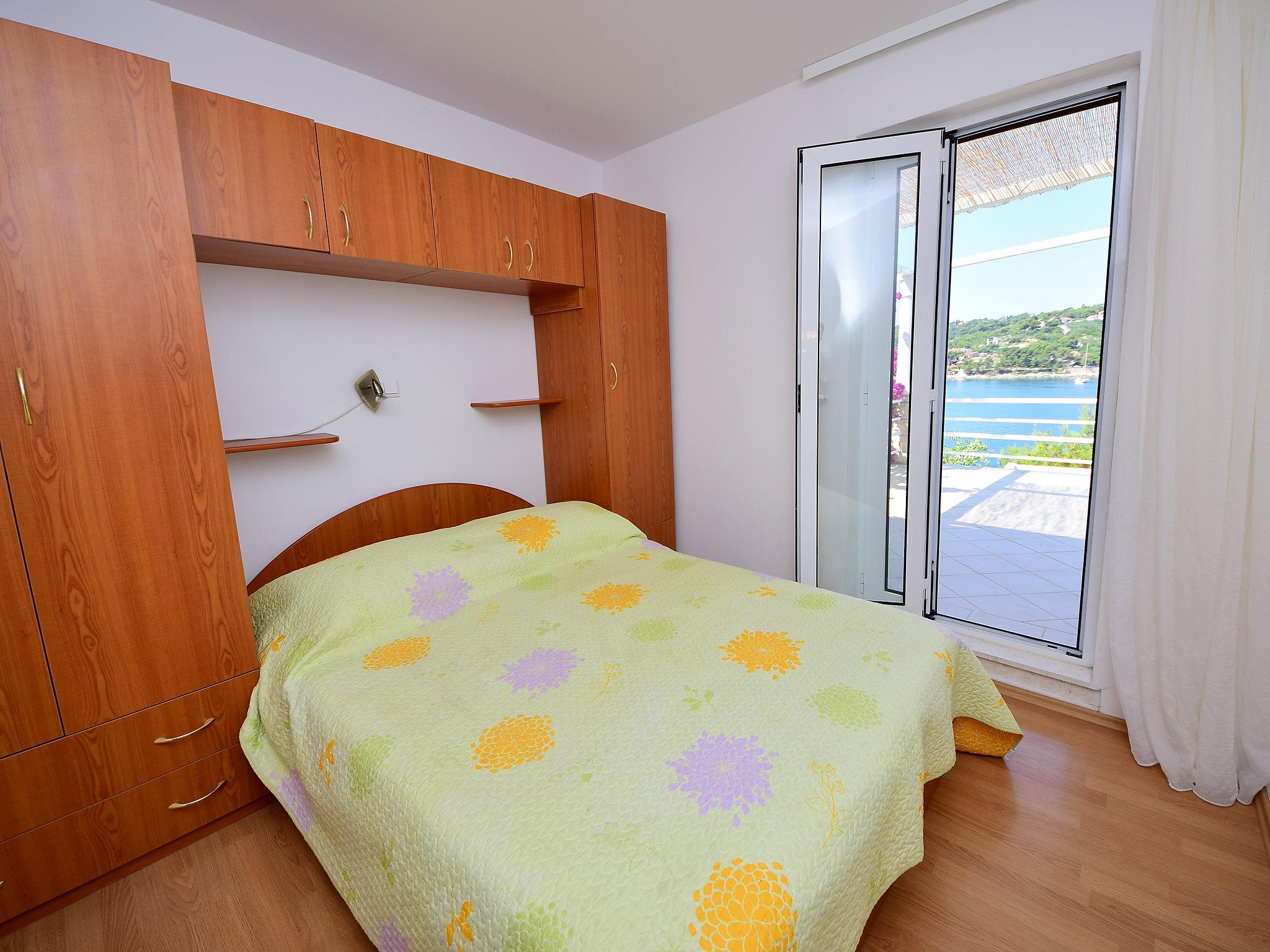 Foto 12 - Casa de 3 quartos em Šolta com terraço e vistas do mar
