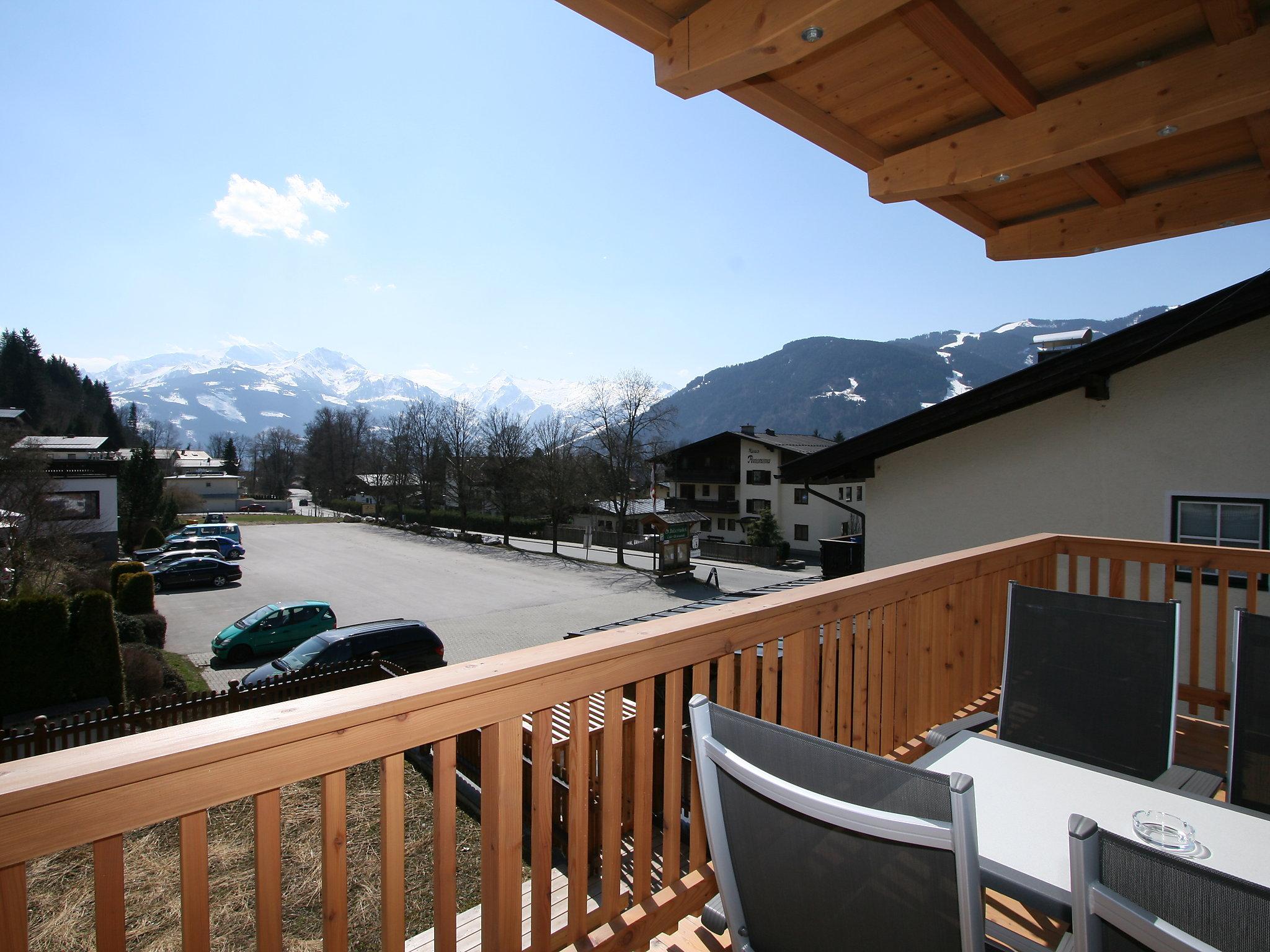 Foto 2 - Appartamento con 3 camere da letto a Zell am See con giardino e sauna