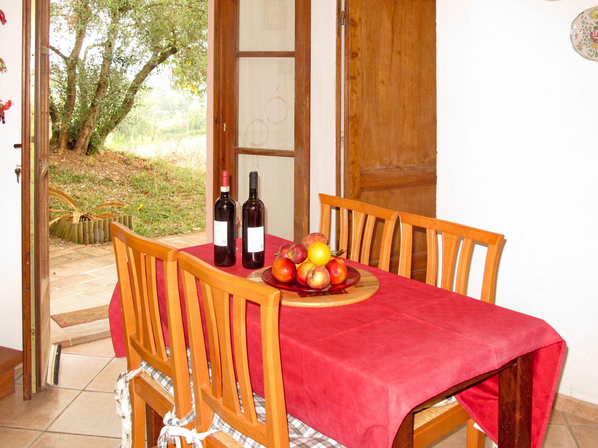 Photo 17 - 2 bedroom Apartment in San Gimignano with swimming pool and garden