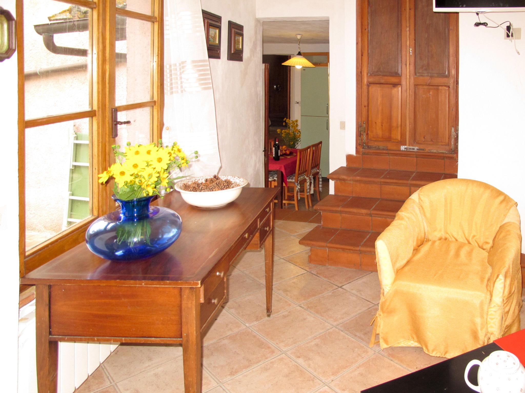 Photo 32 - 2 bedroom Apartment in San Gimignano with swimming pool and garden