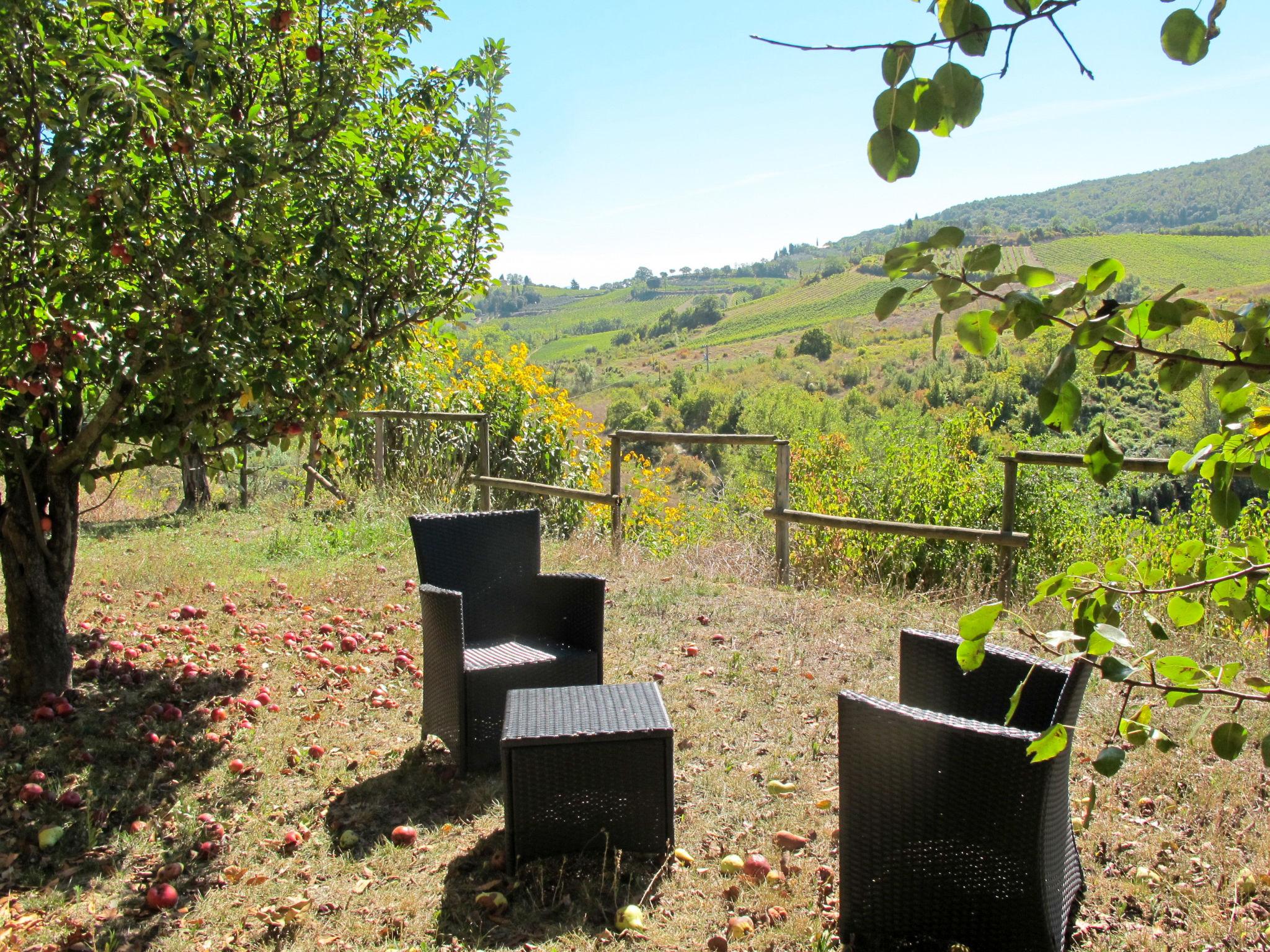 Foto 4 - Appartamento con 2 camere da letto a San Gimignano con piscina e giardino