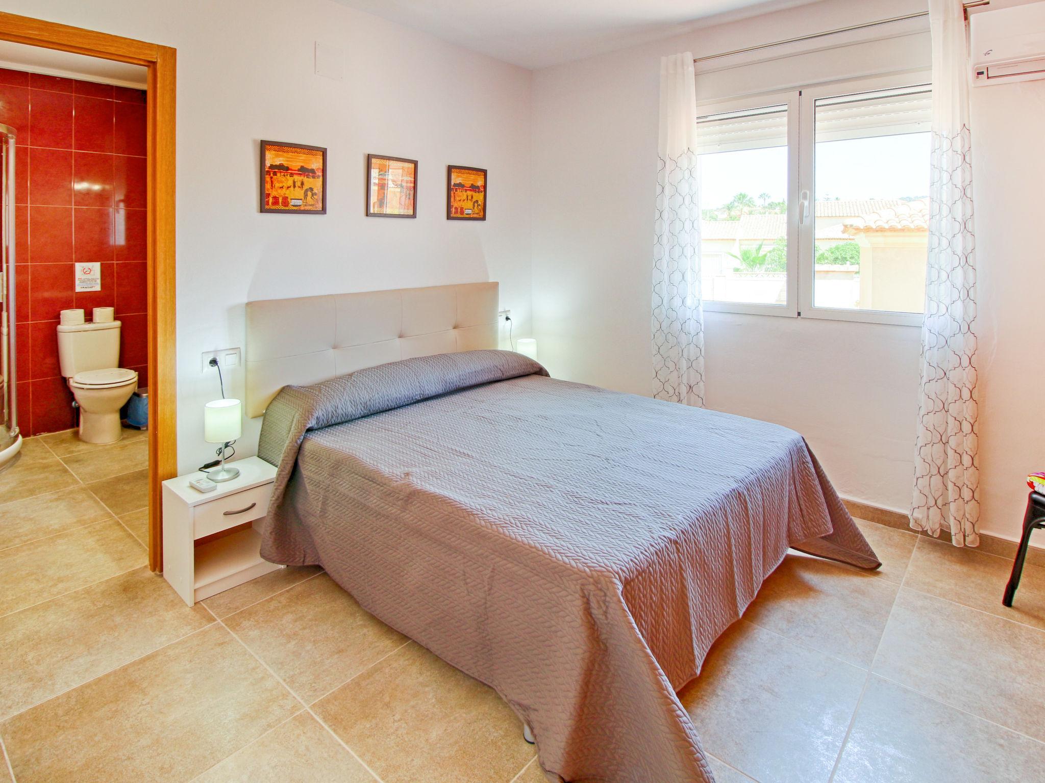 Photo 17 - 8 bedroom House in Calp with private pool and sea view