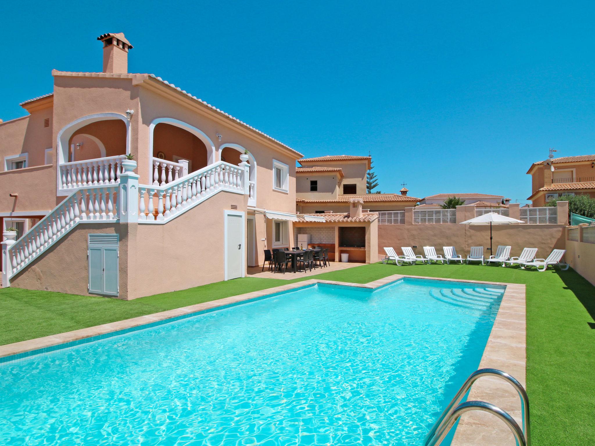 Foto 1 - Casa con 8 camere da letto a Calp con piscina privata e vista mare