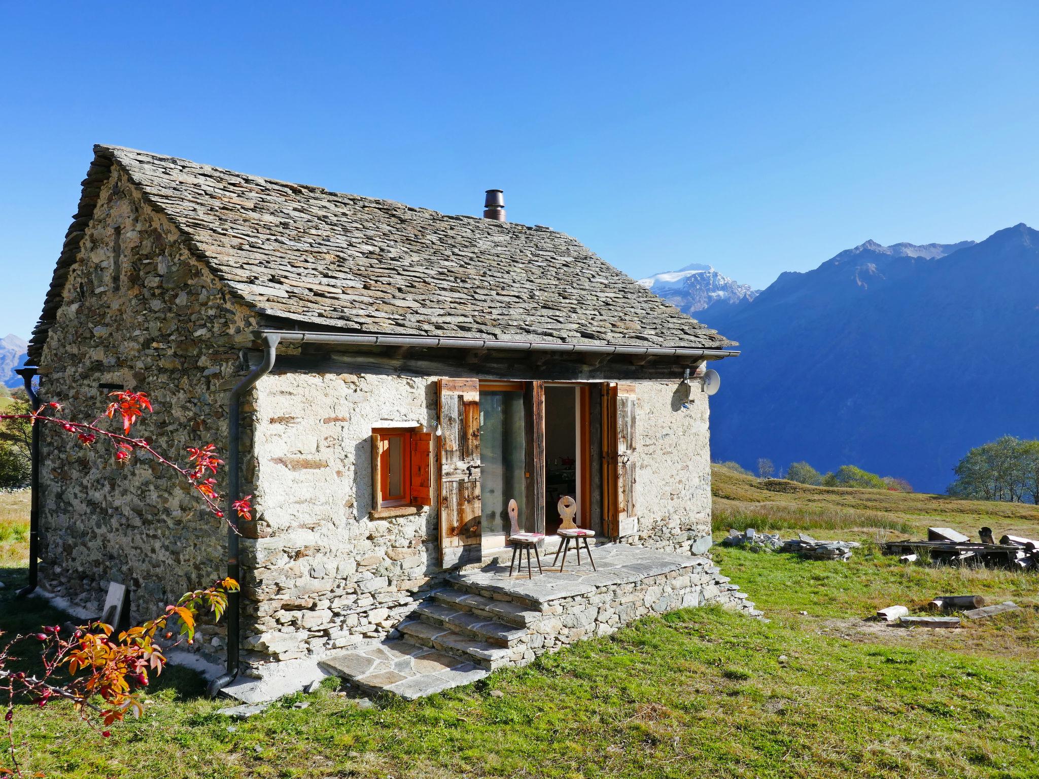 Foto 1 - Casa con 1 camera da letto a Acquarossa con terrazza e vista sulle montagne