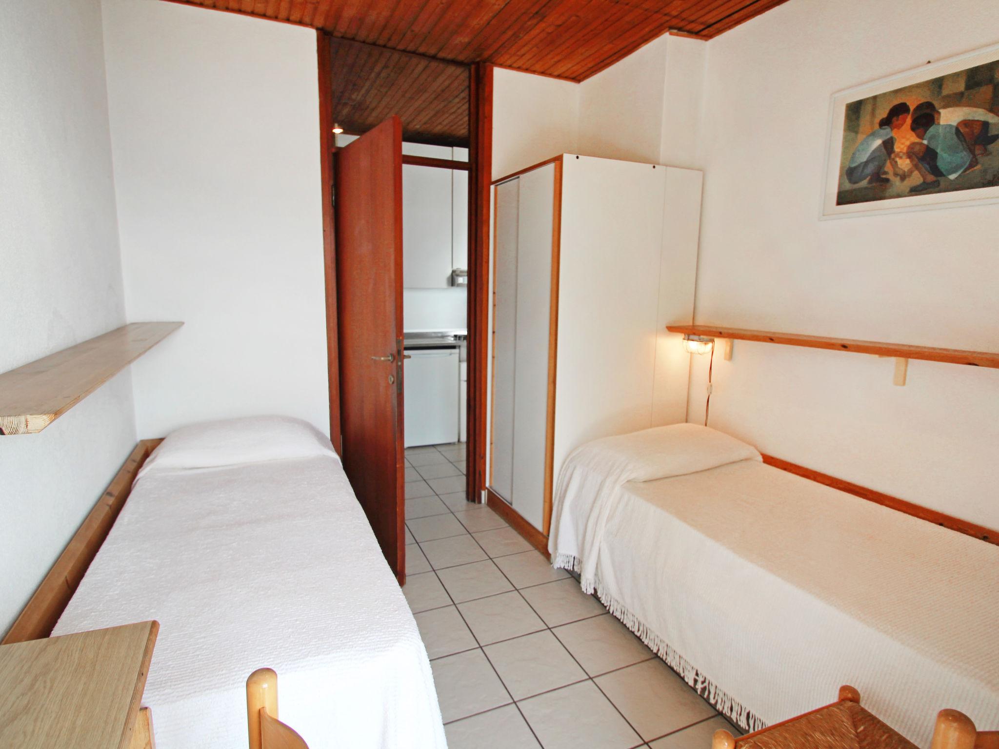 Foto 18 - Appartamento con 2 camere da letto a Faggeto Lario con piscina e vista sulle montagne
