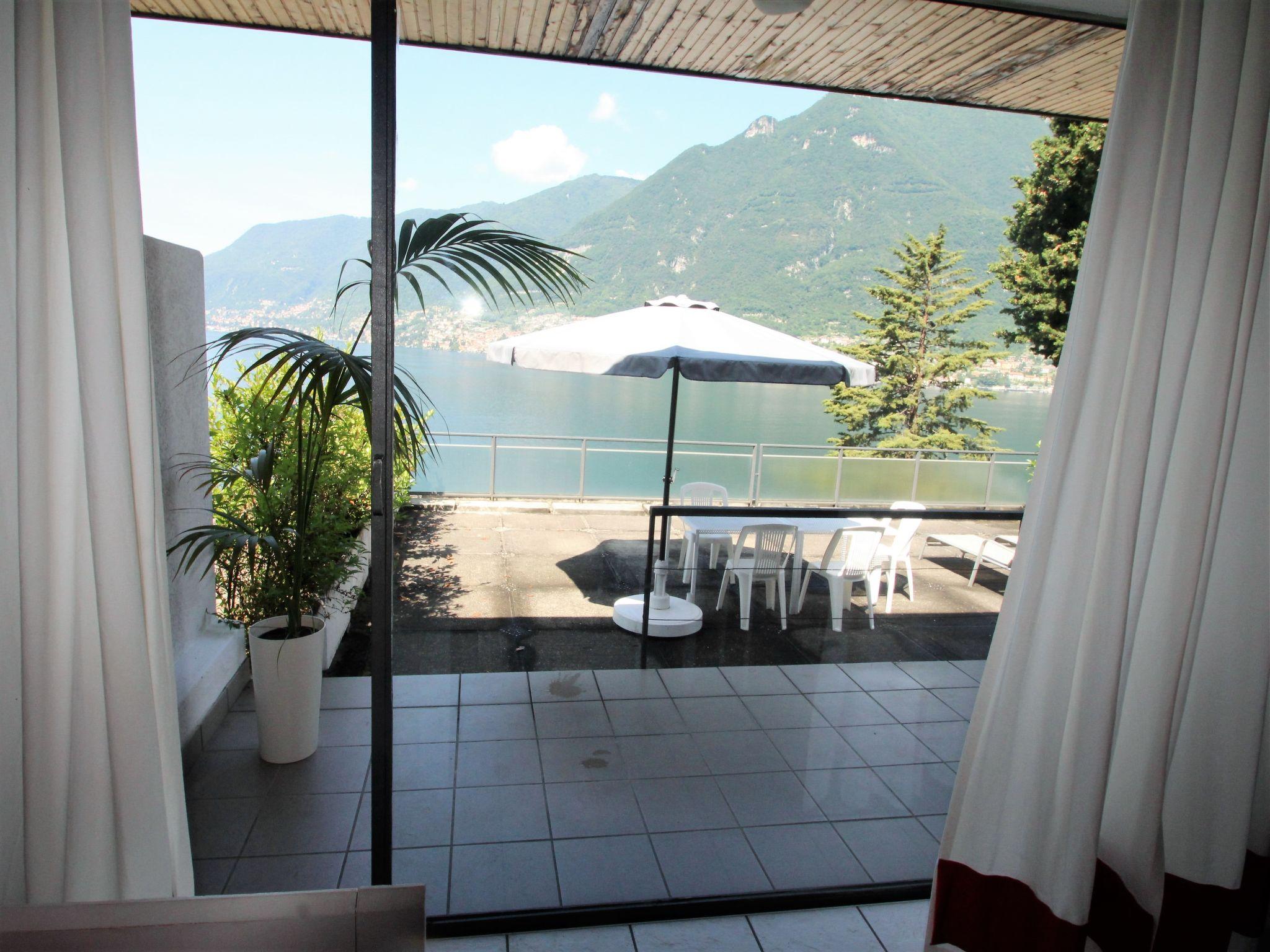 Foto 12 - Appartamento con 2 camere da letto a Faggeto Lario con piscina e vista sulle montagne