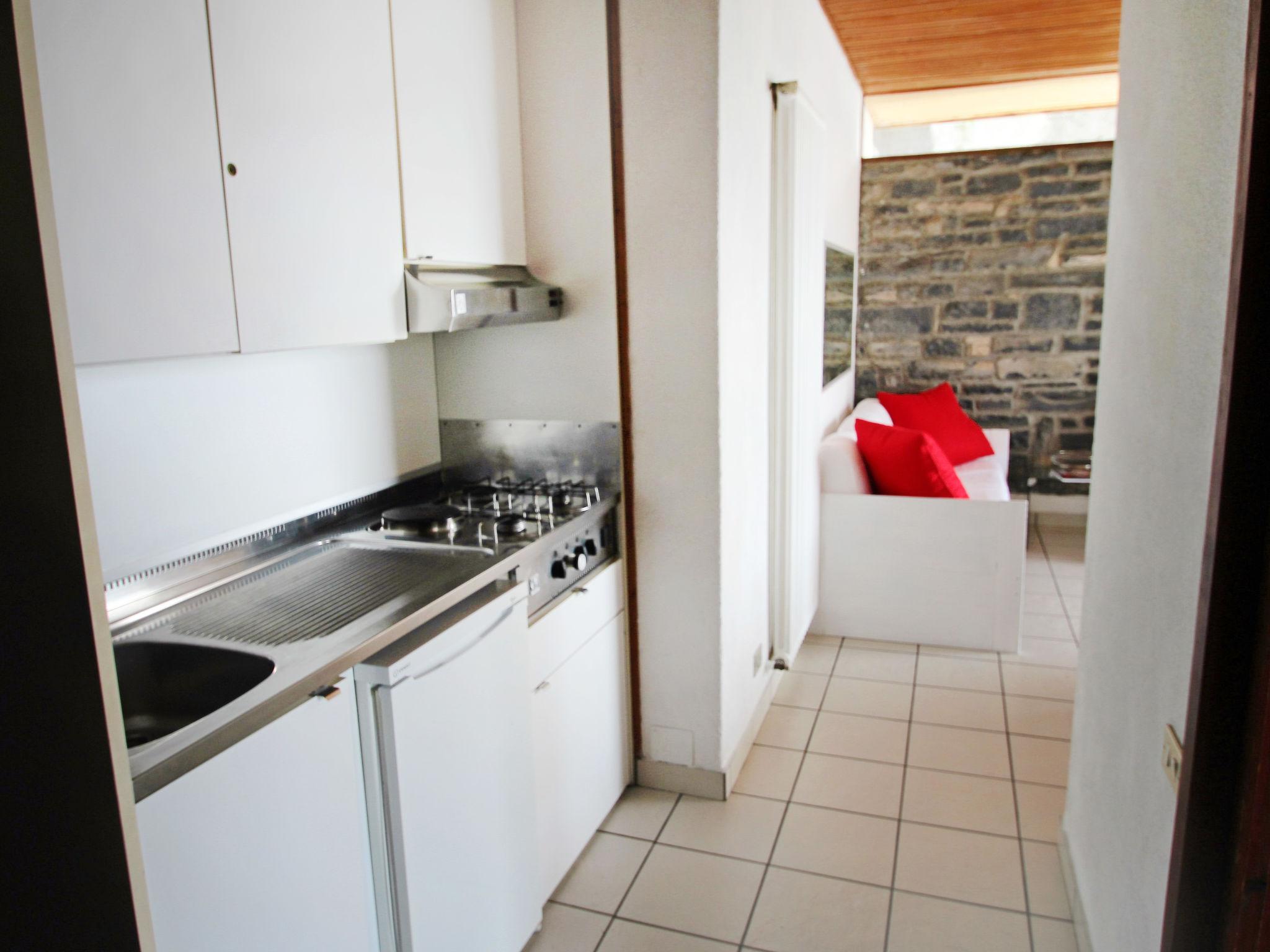 Photo 14 - 2 bedroom Apartment in Faggeto Lario with swimming pool and garden