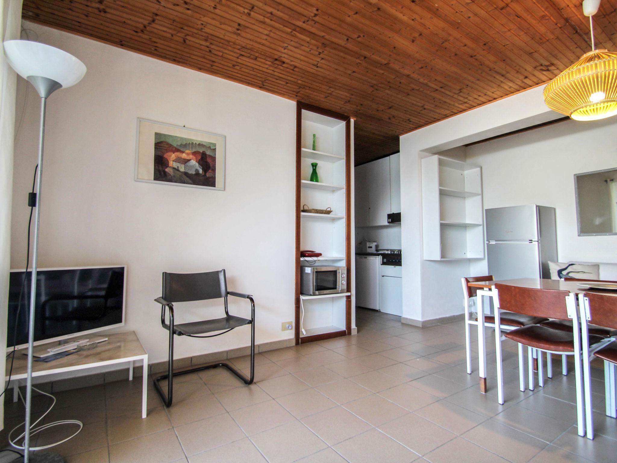 Photo 11 - 2 bedroom Apartment in Faggeto Lario with swimming pool and mountain view