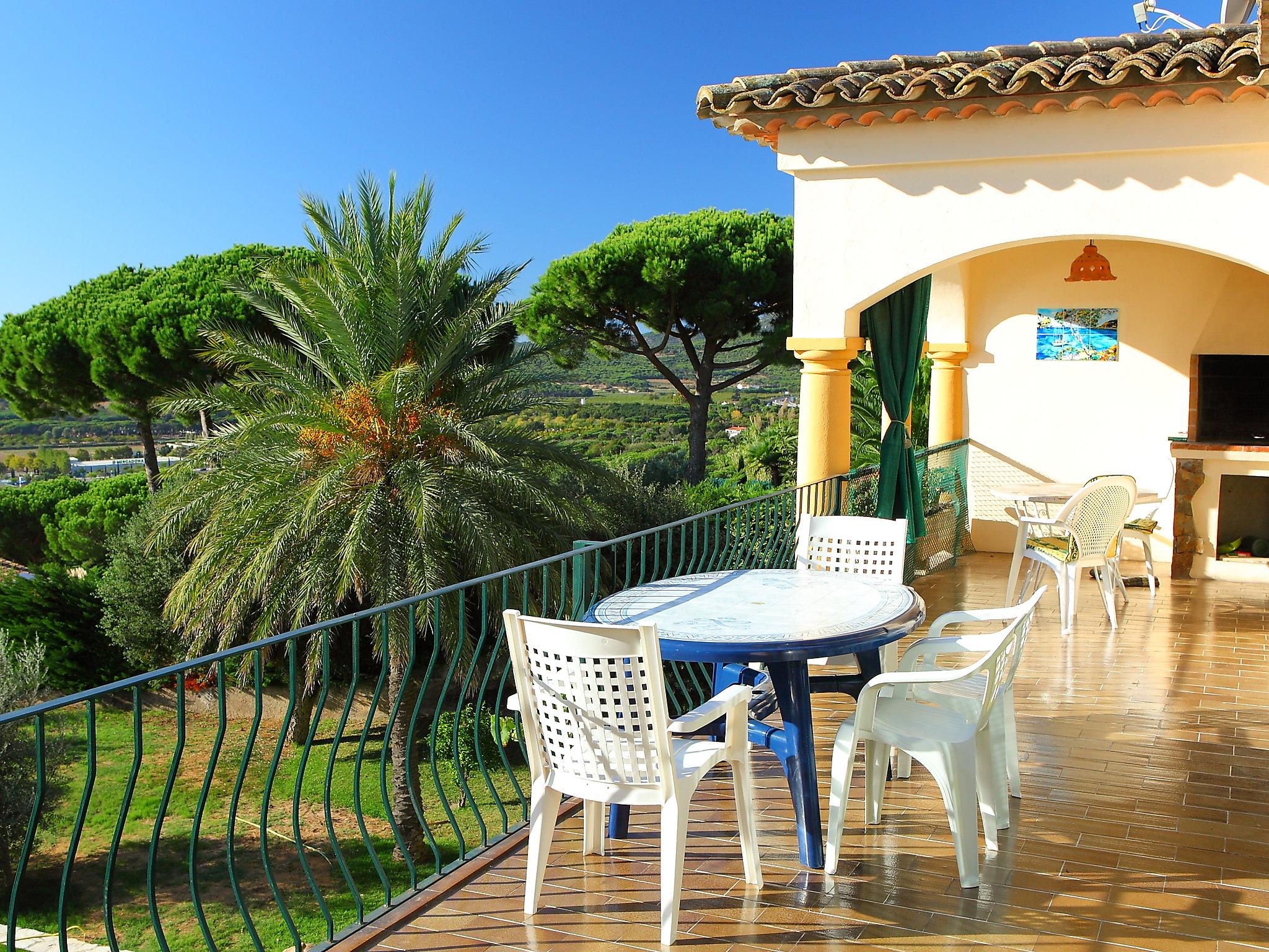 Foto 15 - Casa de 3 habitaciones en Castell-Platja d'Aro con piscina y vistas al mar