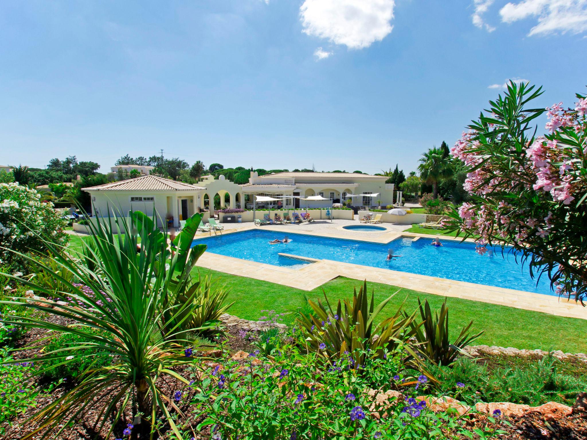 Foto 1 - Casa con 2 camere da letto a Lagoa con piscina e giardino