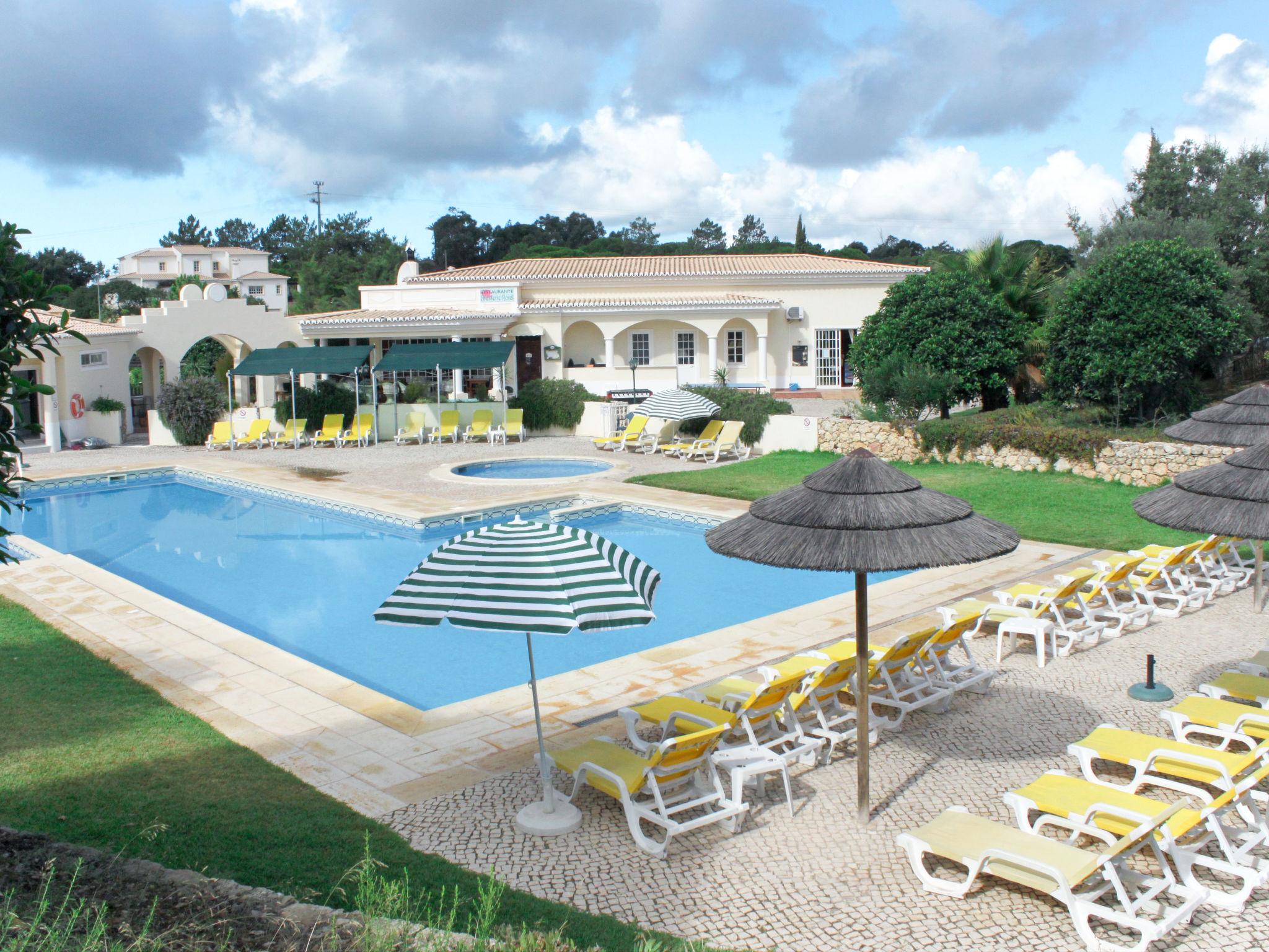 Photo 1 - Maison de 2 chambres à Lagoa avec piscine et jardin