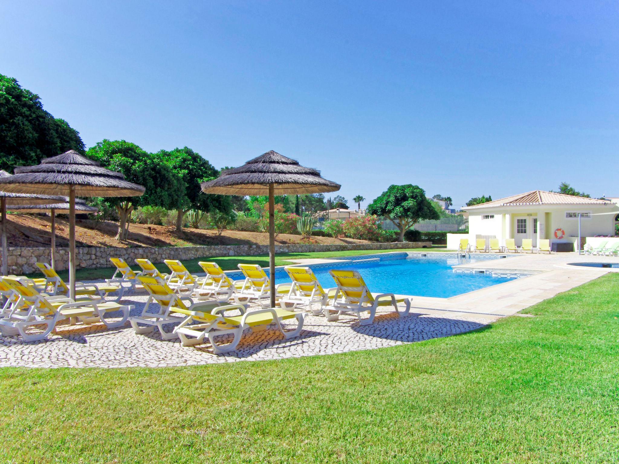 Foto 21 - Casa de 2 habitaciones en Lagoa con piscina y vistas al mar