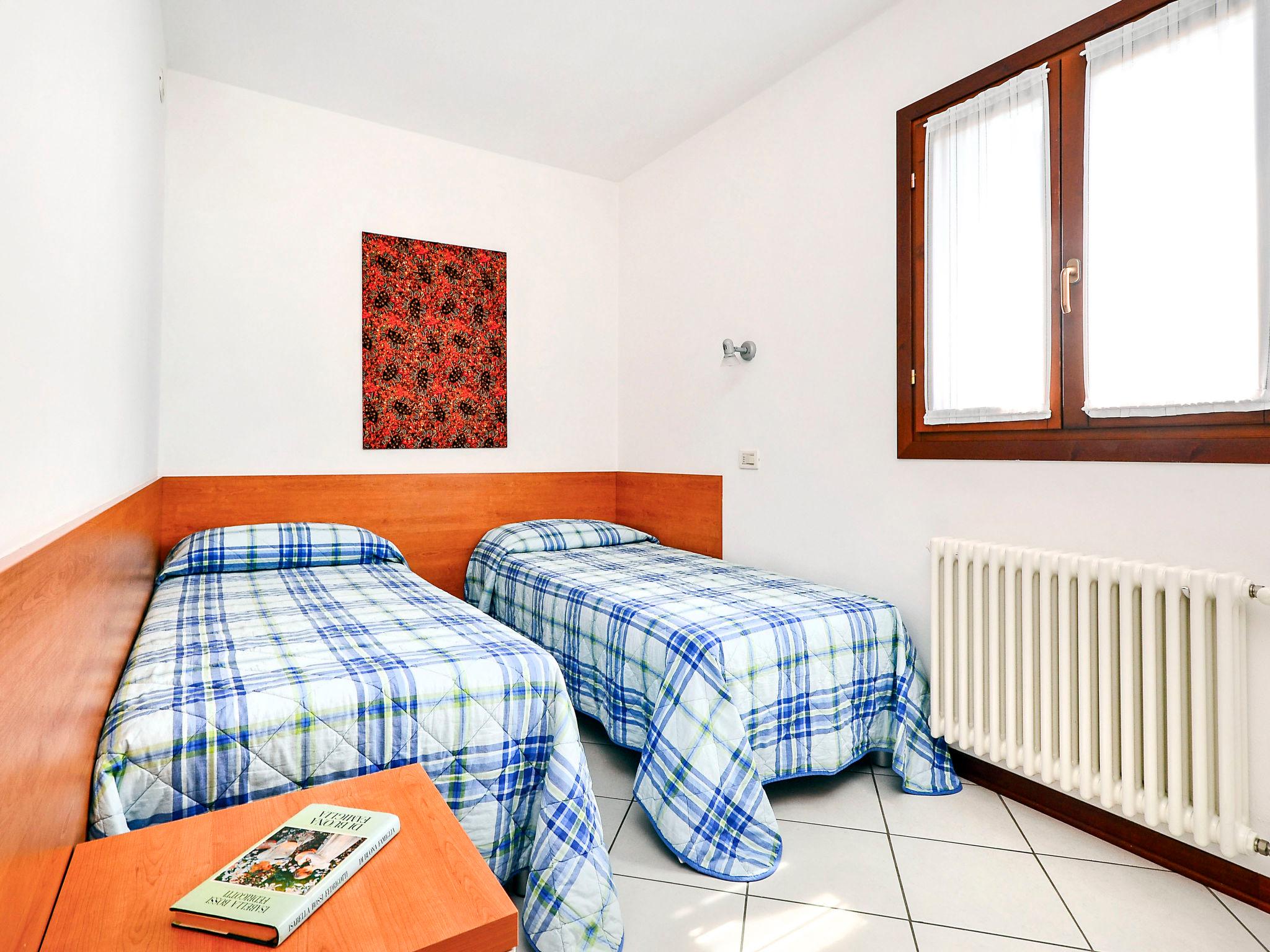 Foto 11 - Haus mit 3 Schlafzimmern in Lignano Sabbiadoro mit schwimmbad und blick aufs meer