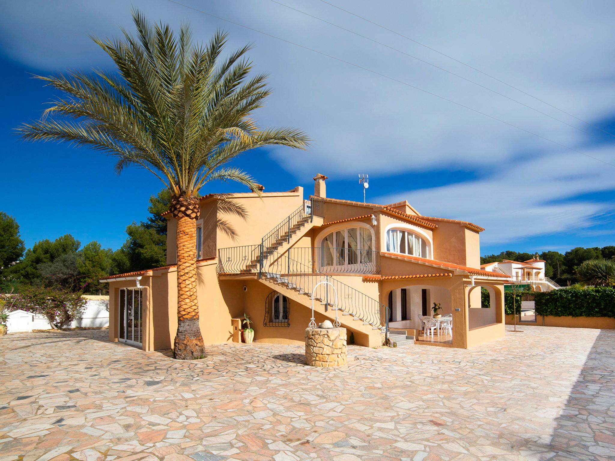 Foto 2 - Casa de 5 quartos em Calp com piscina privada e vistas do mar