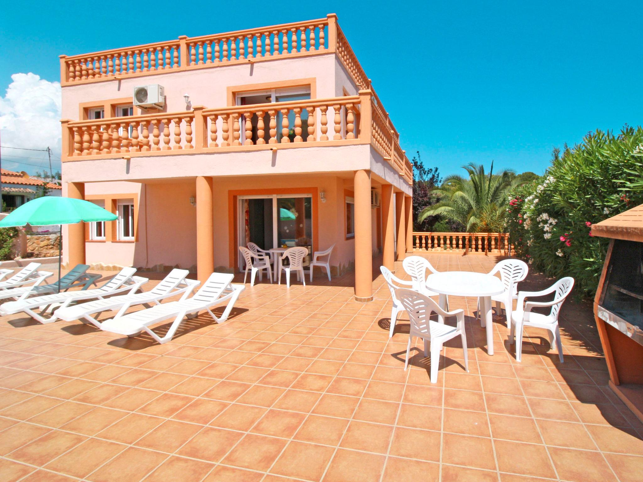 Foto 2 - Casa de 5 quartos em Calp com piscina privada e vistas do mar