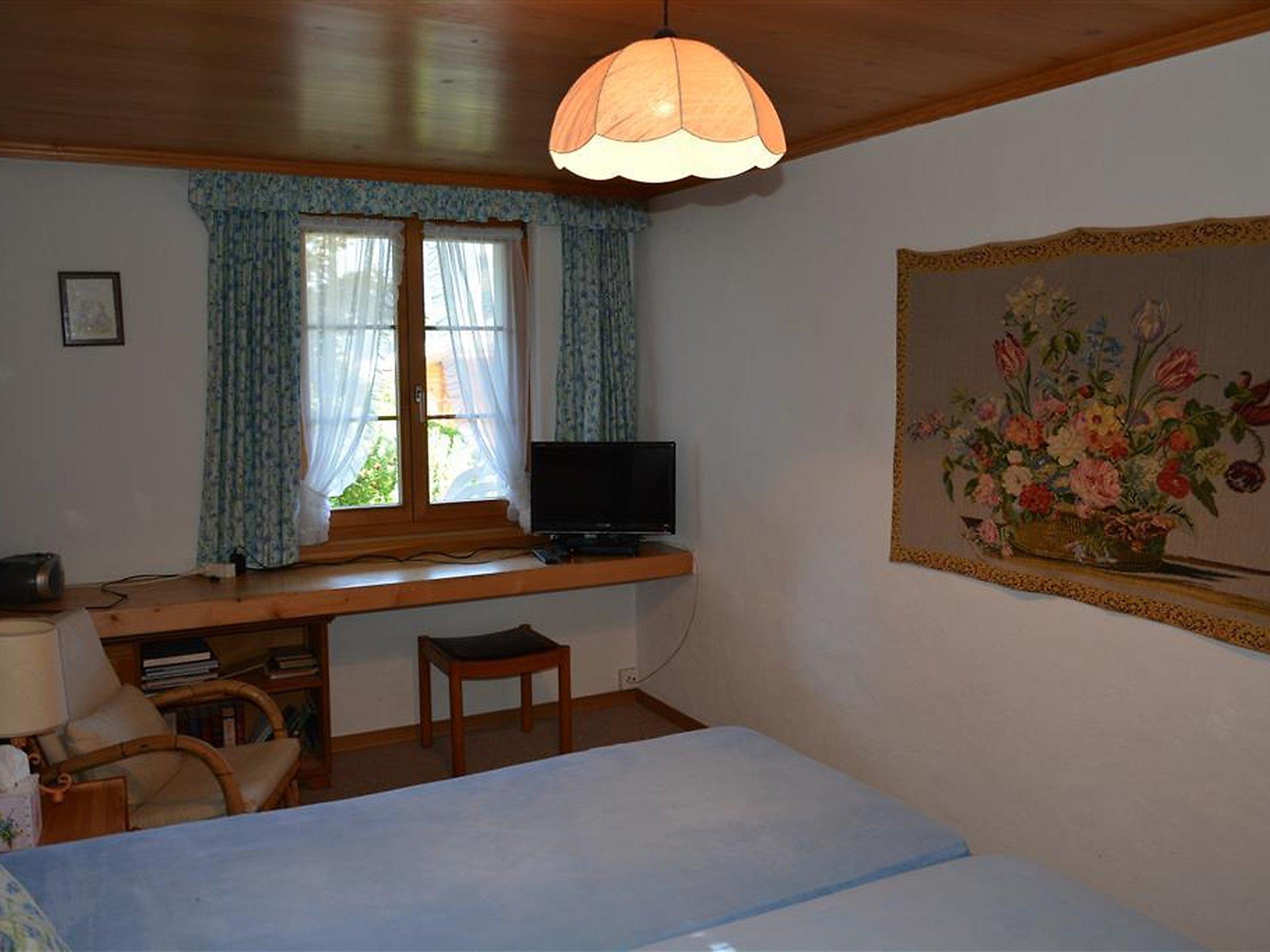 Foto 17 - Apartamento de 4 quartos em Saanen com banheira de hidromassagem
