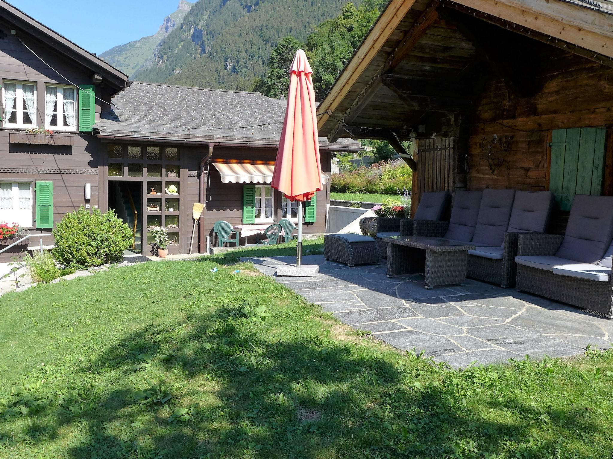 Foto 10 - Appartamento a Grindelwald con giardino