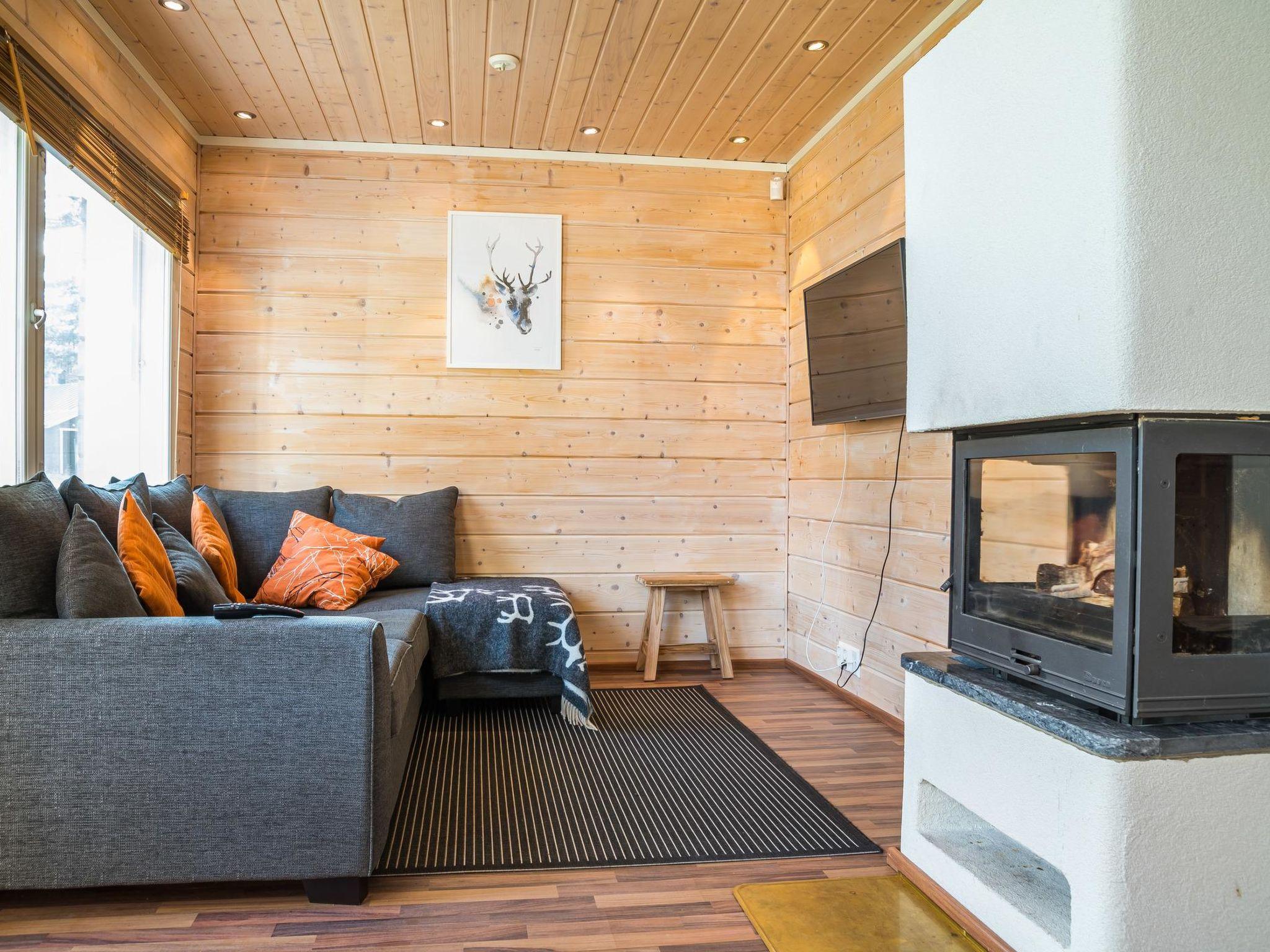 Foto 3 - Casa de 2 habitaciones en Kittilä con sauna y vistas a la montaña