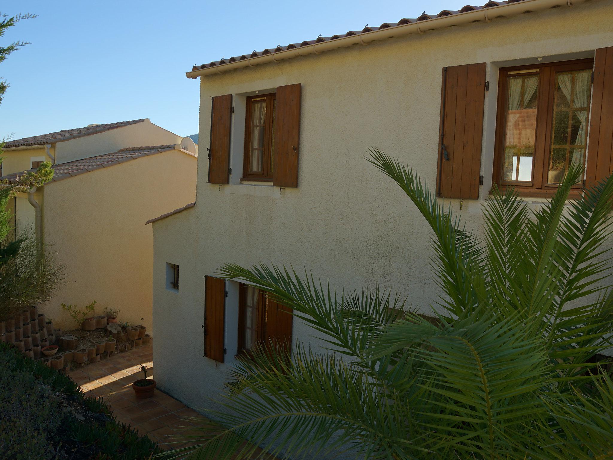 Foto 14 - Casa con 3 camere da letto a La Londe-les-Maures con piscina e vista mare