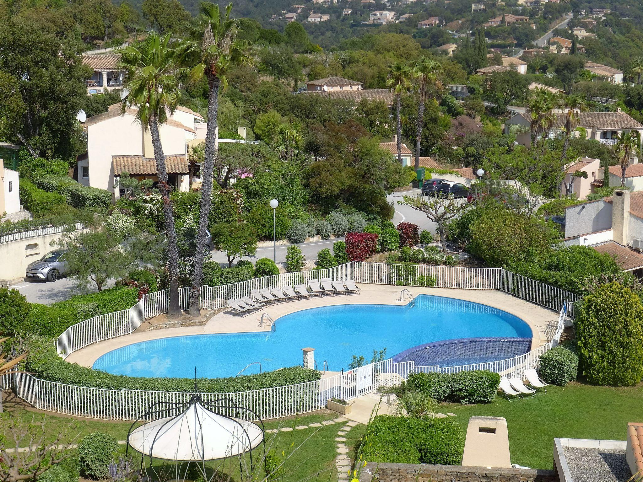 Photo 1 - Maison de 3 chambres à La Londe-les-Maures avec piscine et vues à la mer