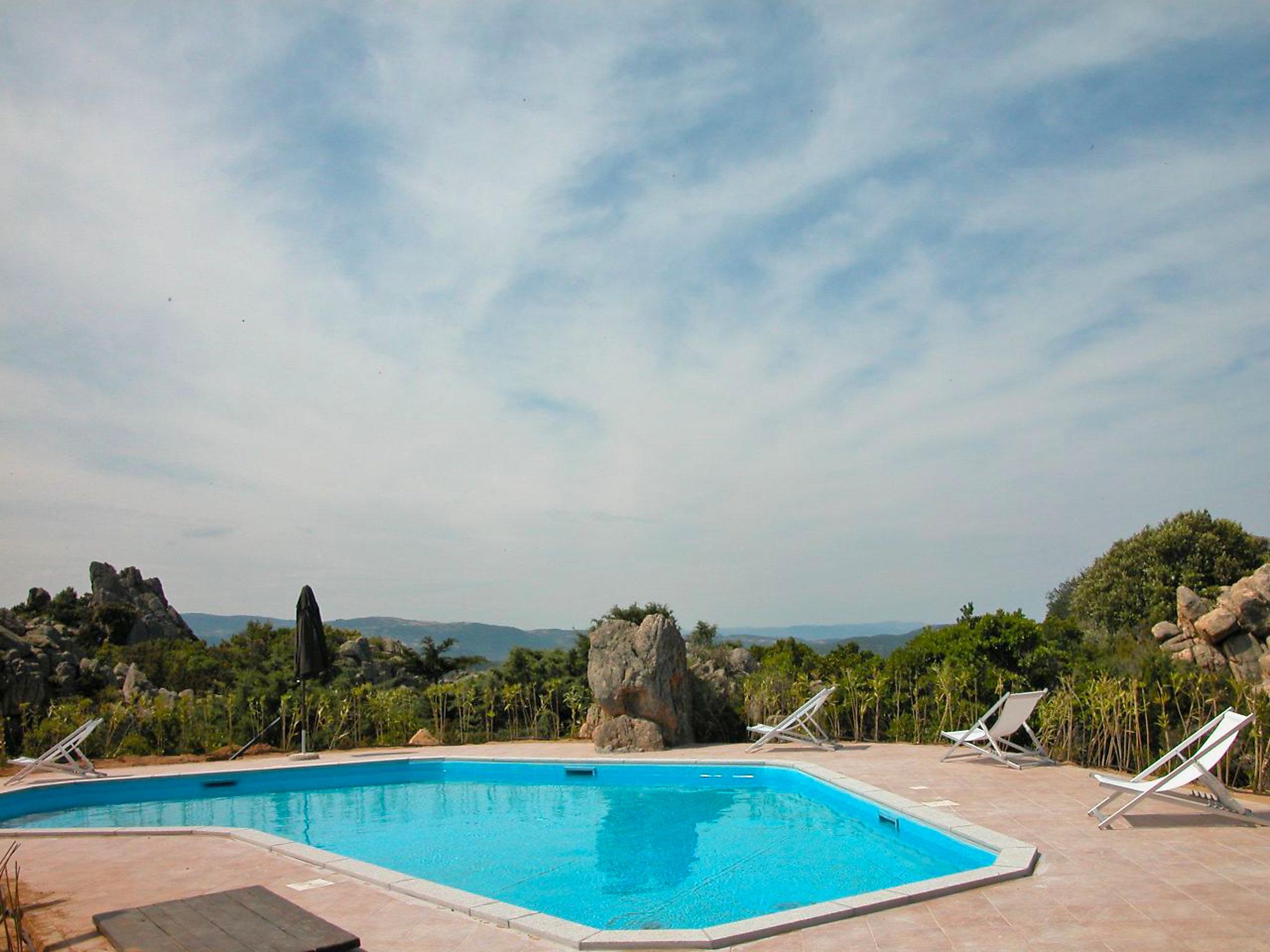 Photo 26 - Maison de 4 chambres à Trinità d'Agultu e Vignola avec piscine privée et vues à la mer