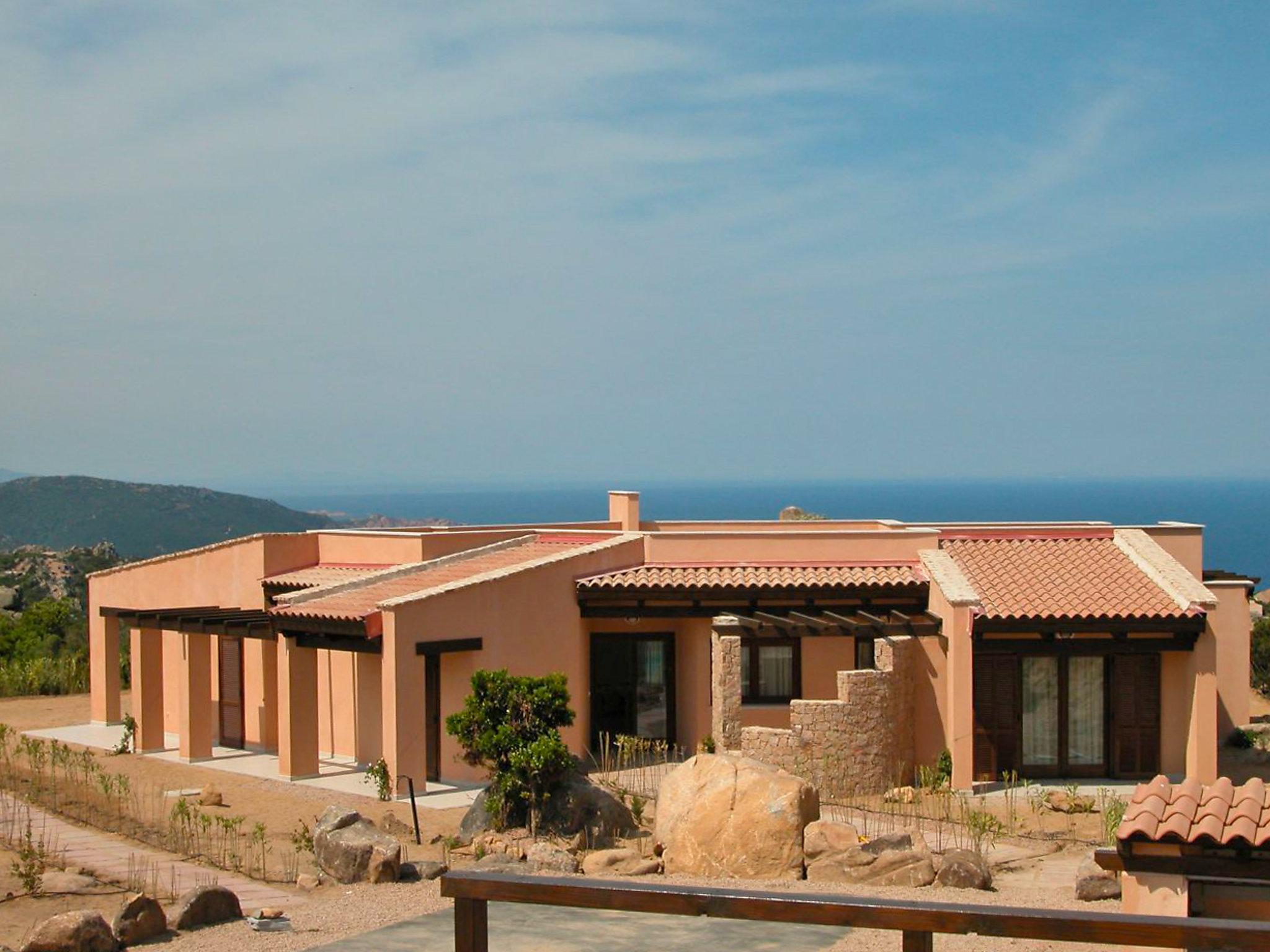 Photo 27 - Maison de 4 chambres à Trinità d'Agultu e Vignola avec piscine privée et jardin