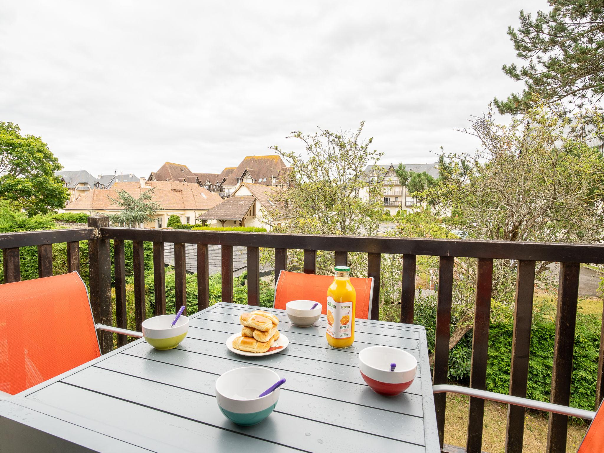 Photo 12 - 2 bedroom Apartment in Cabourg with sea view