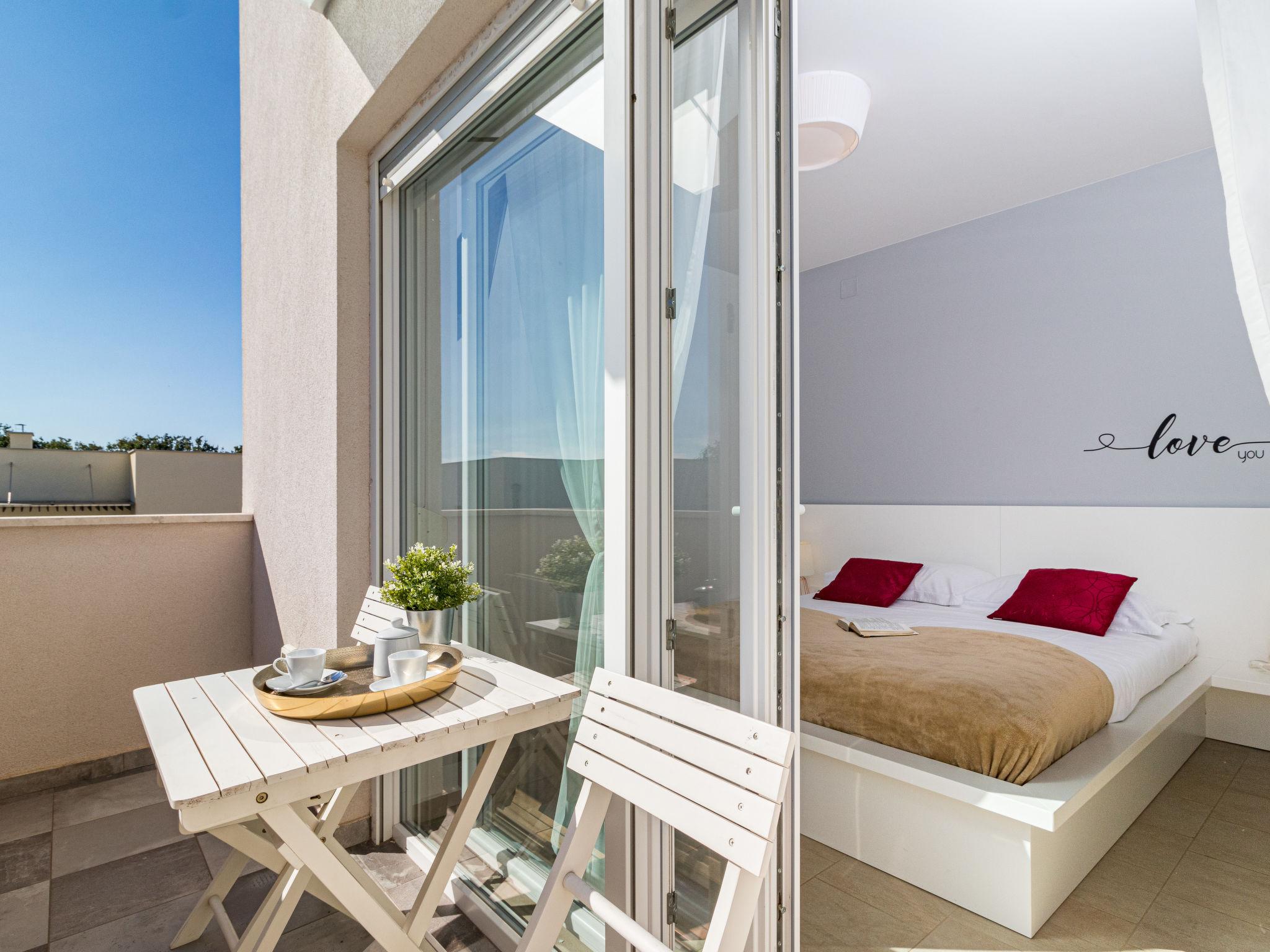 Foto 21 - Casa de 3 quartos em Brtonigla com piscina privada e vistas do mar