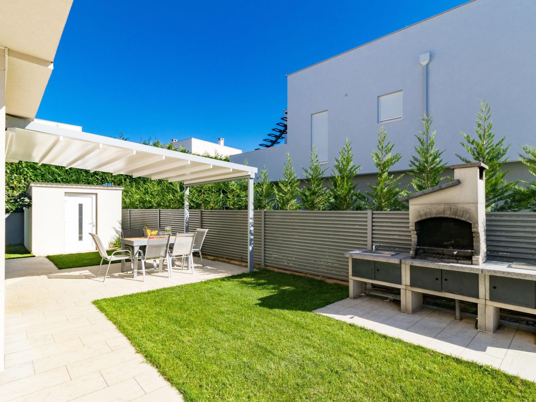 Photo 38 - Maison de 3 chambres à Brtonigla avec piscine privée et vues à la mer