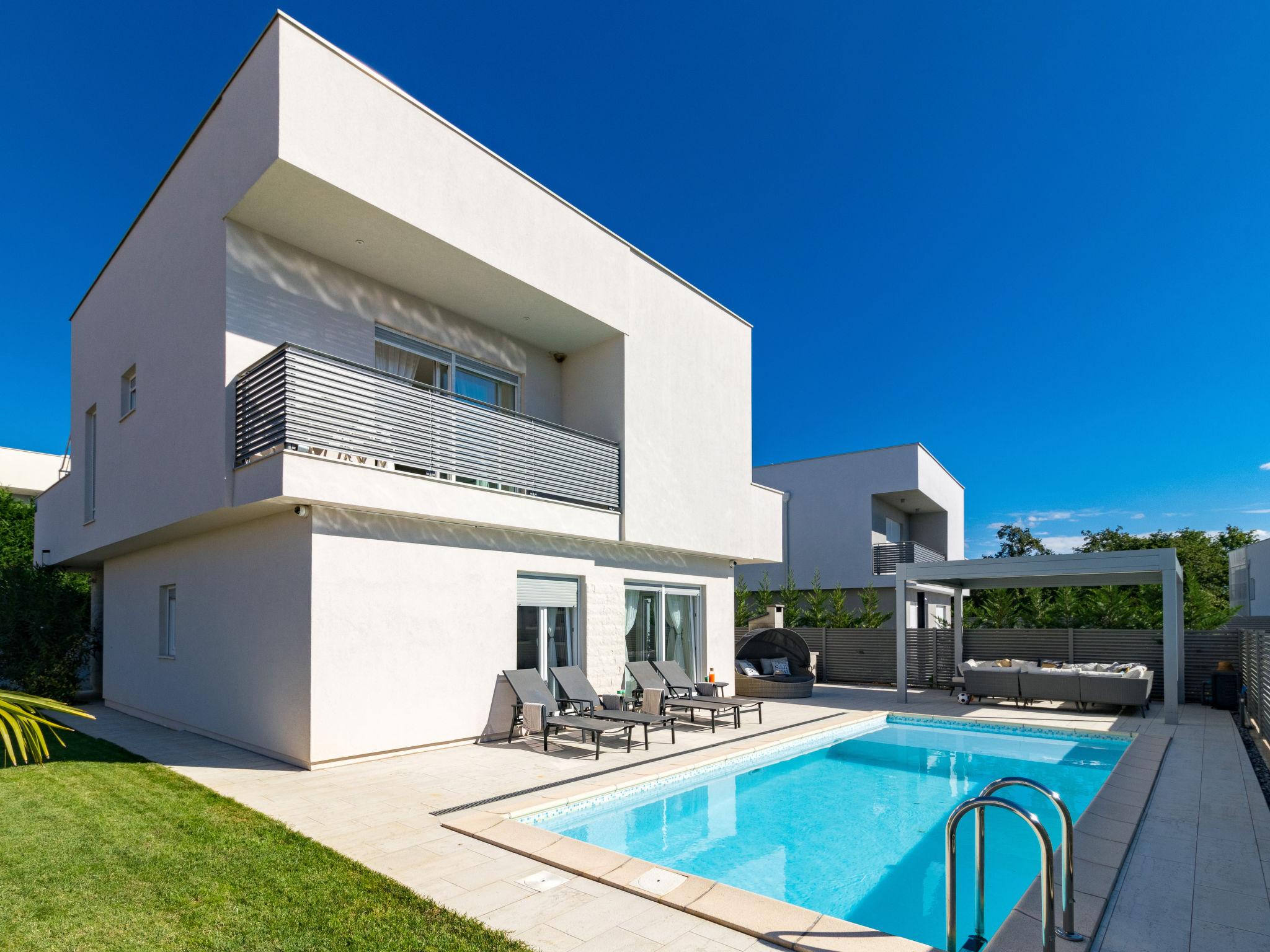 Photo 26 - Maison de 3 chambres à Brtonigla avec piscine privée et vues à la mer