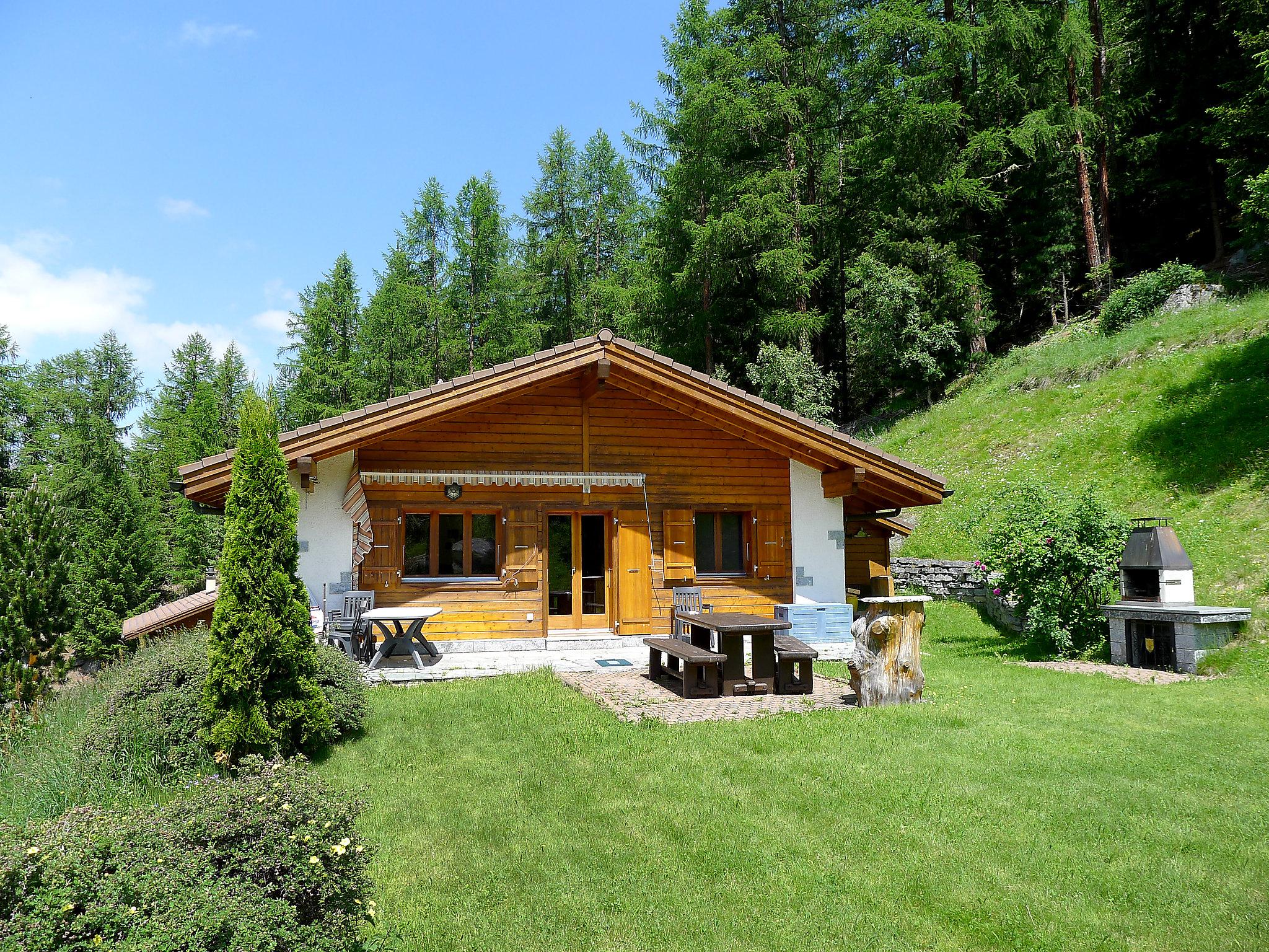 Foto 1 - Casa de 2 habitaciones en Sankt Niklaus con jardín y vistas a la montaña