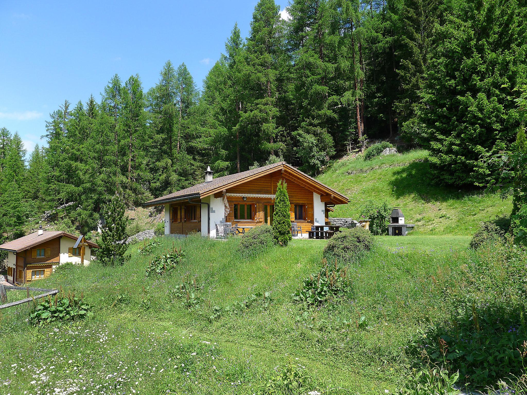 Foto 10 - Casa de 2 quartos em Sankt Niklaus com jardim e vista para a montanha