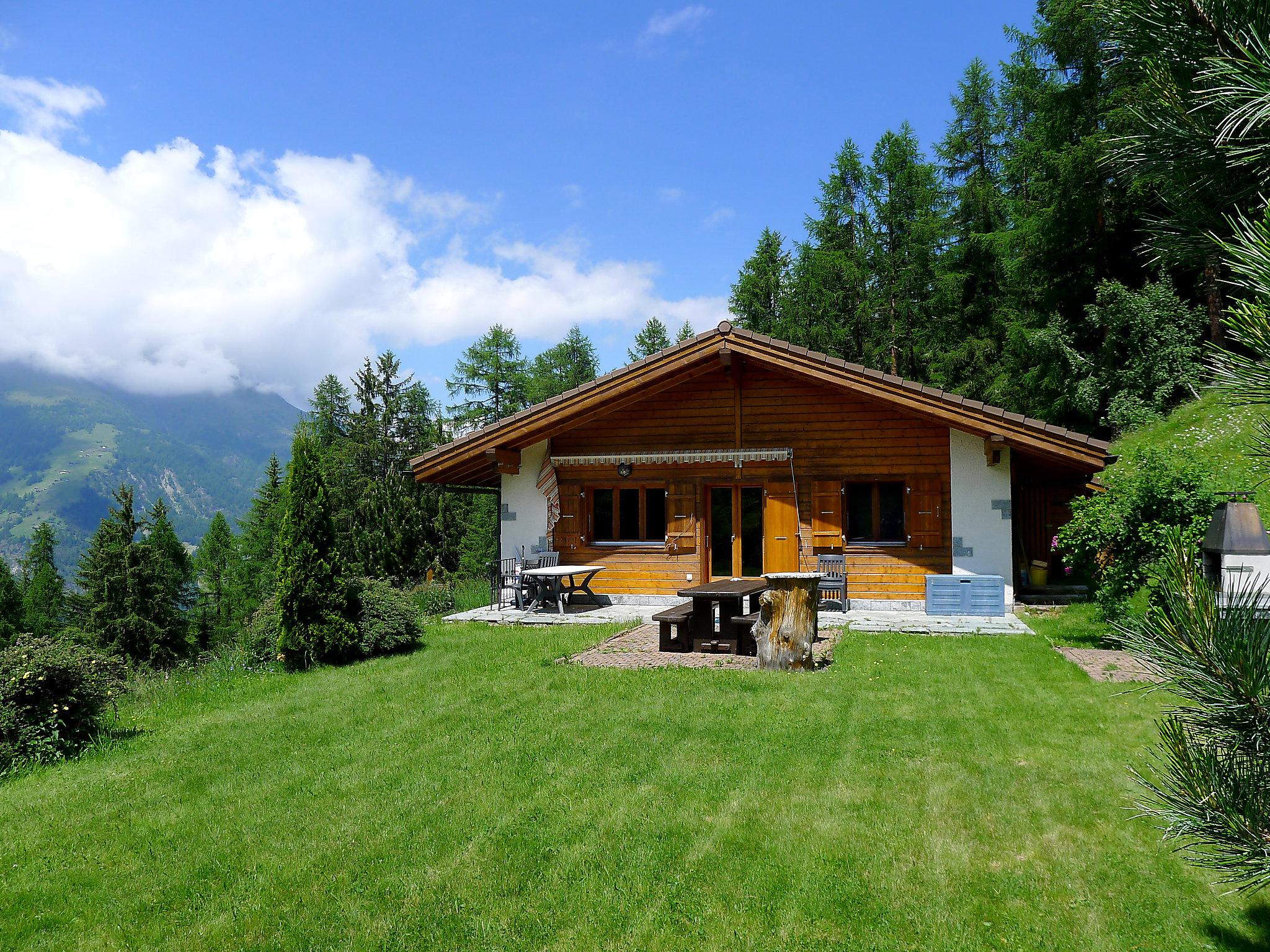Foto 11 - Casa de 2 quartos em Sankt Niklaus com jardim e vista para a montanha