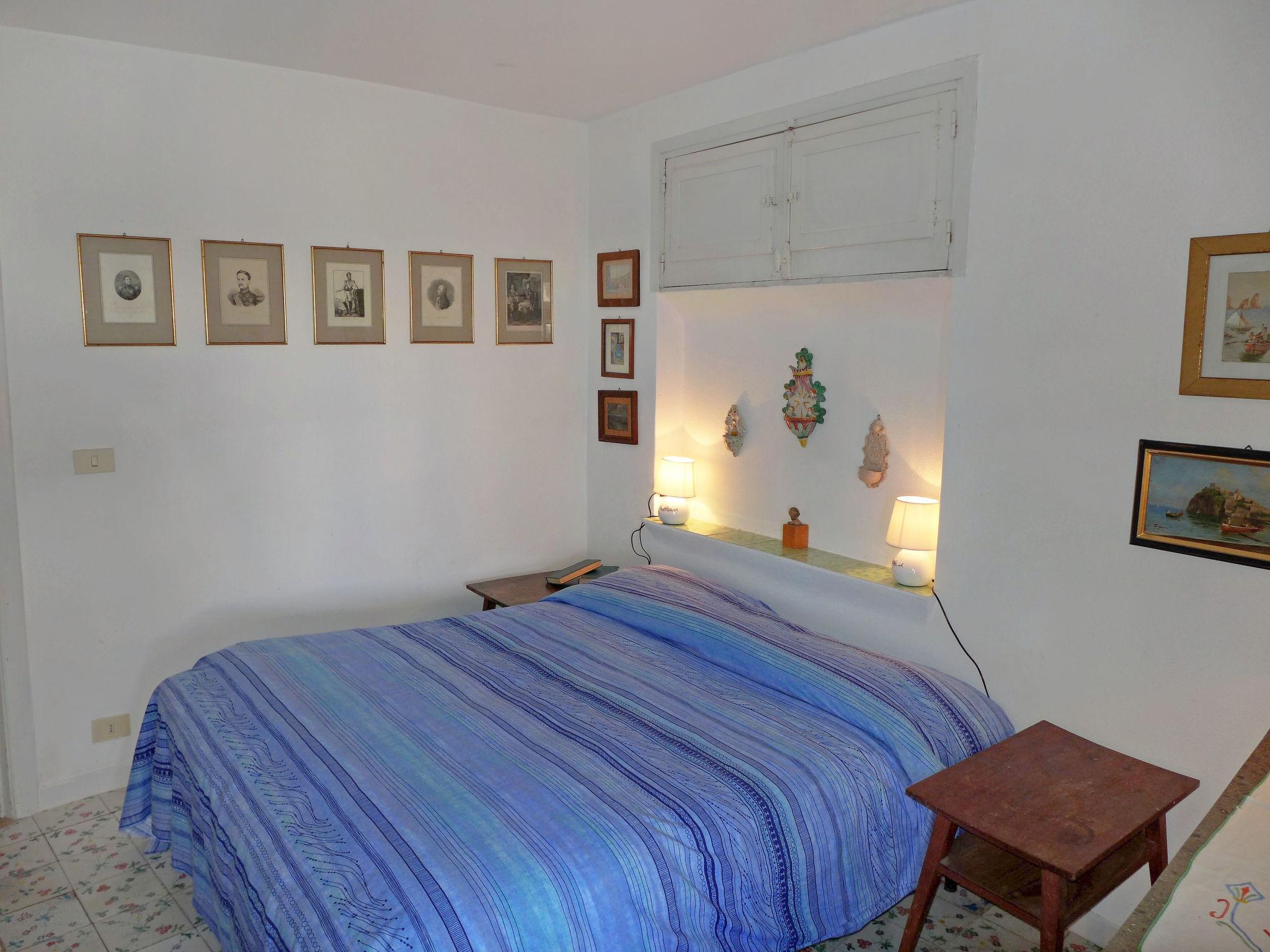 Foto 9 - Appartamento con 2 camere da letto a Ischia con terrazza e vista mare